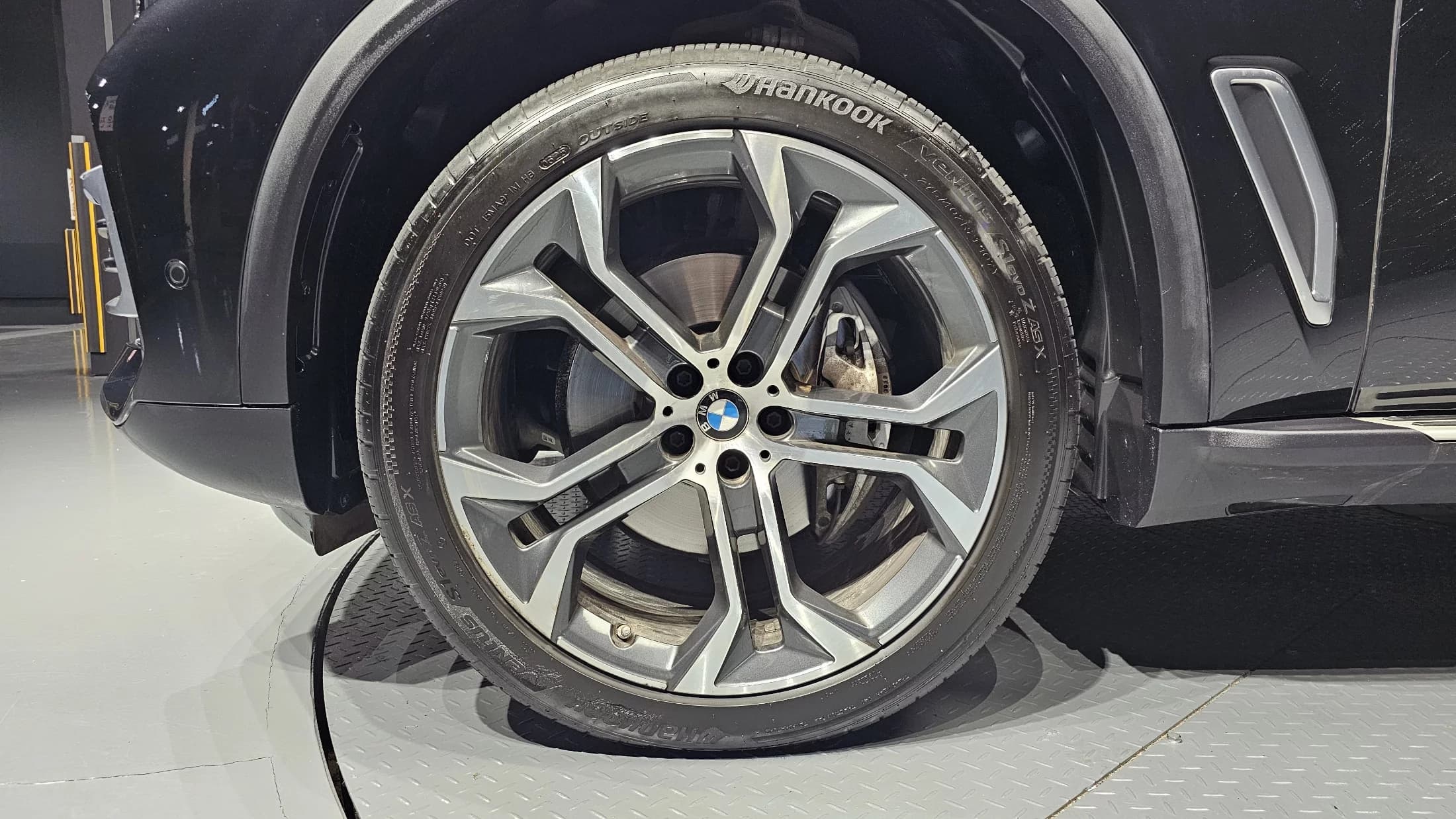 BMW X5 xDrive 30d xLine, 2023 г. 44021 км. — фото 5