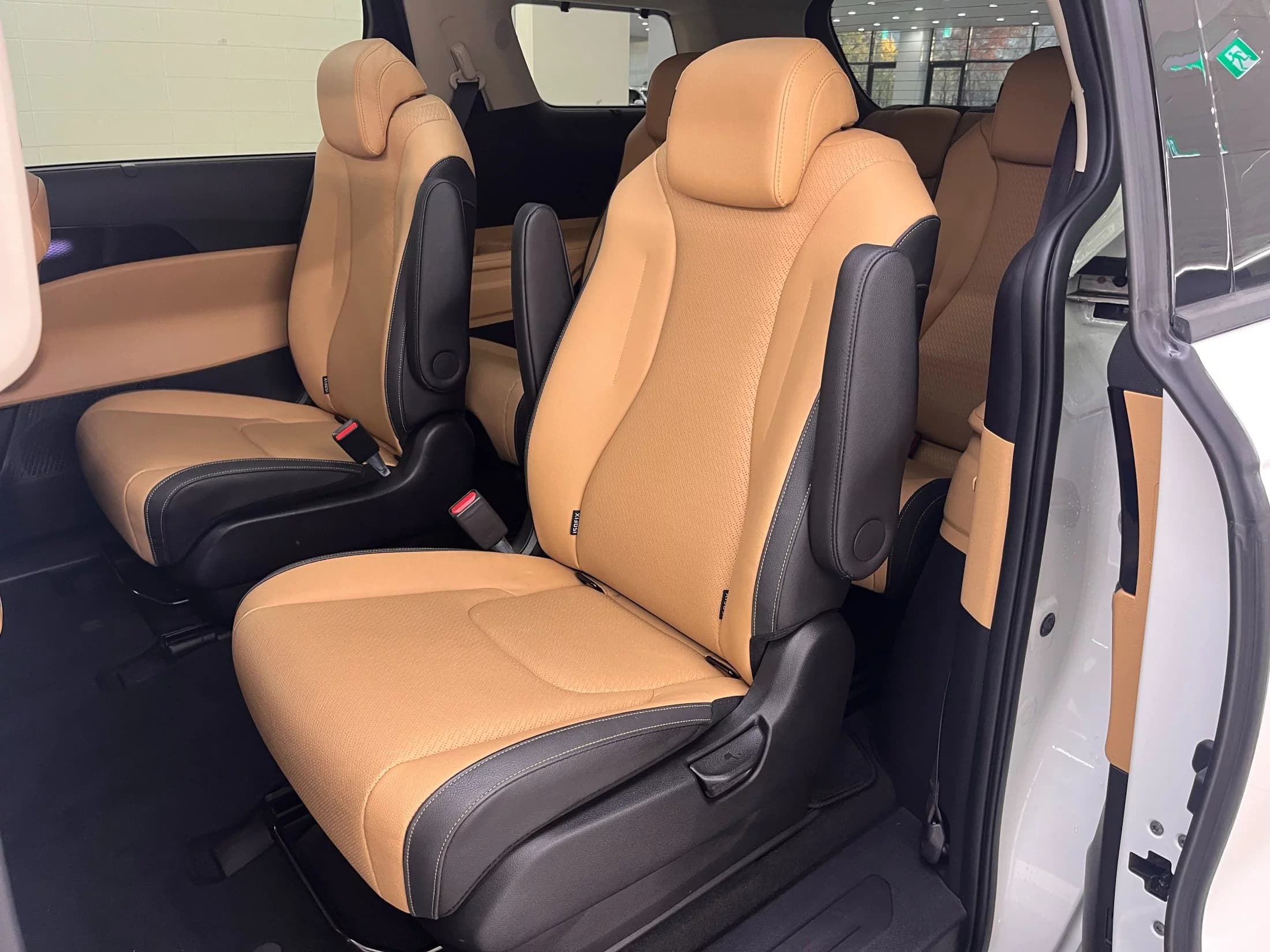 Kia Carnival 9-Seater Signature, 2022 г. 66999 км. — фото 13