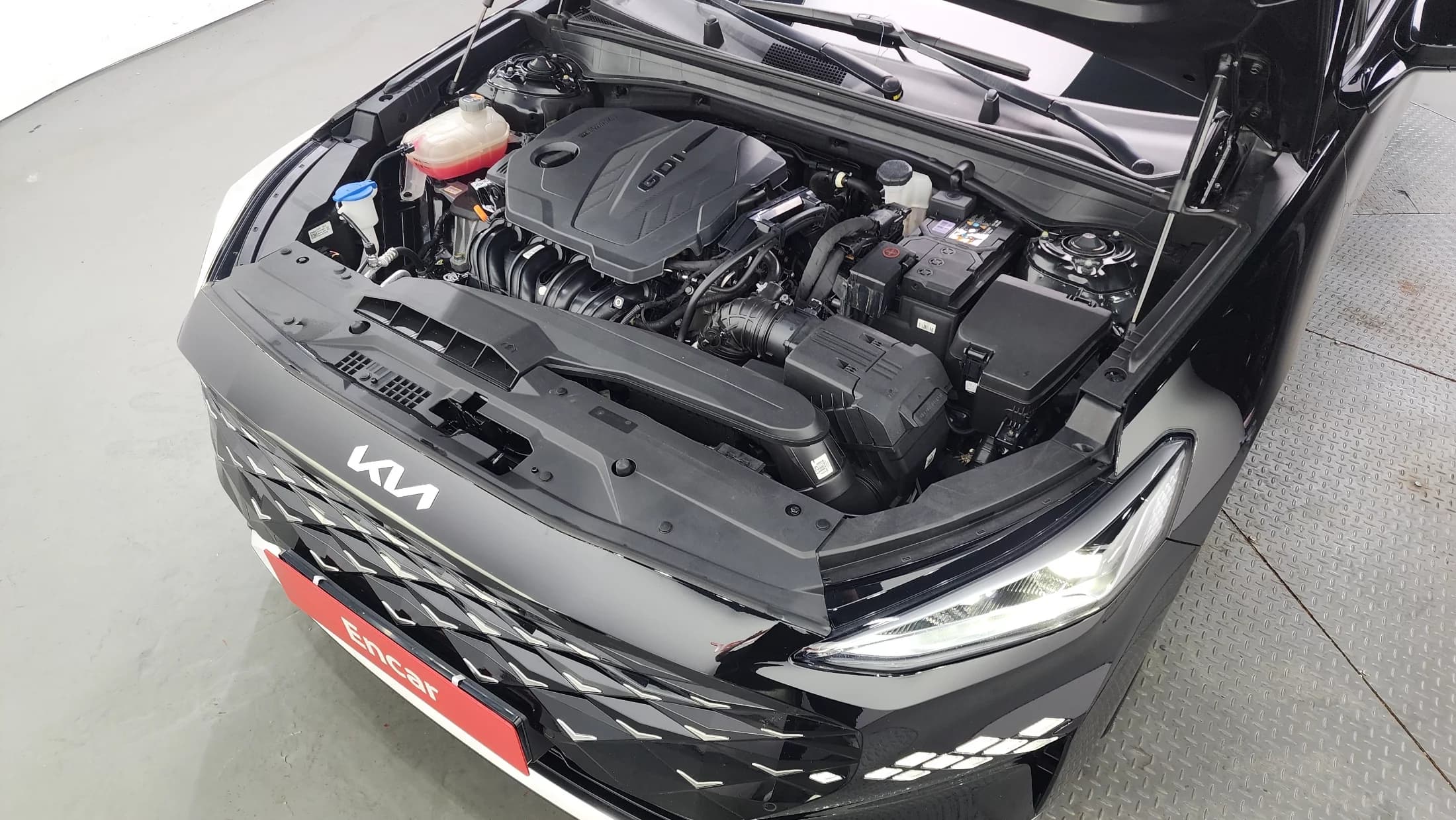 Kia K8 2.5 Gasoline 2WD Noblesse, 2022 г. 77613 км. — фото 6