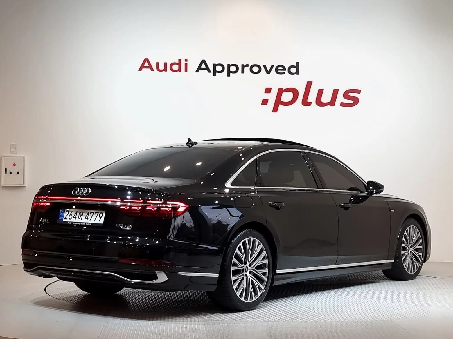 Audi A8 50 TDI Quattro Premium, 2023 г. 34784 км. — фото 2