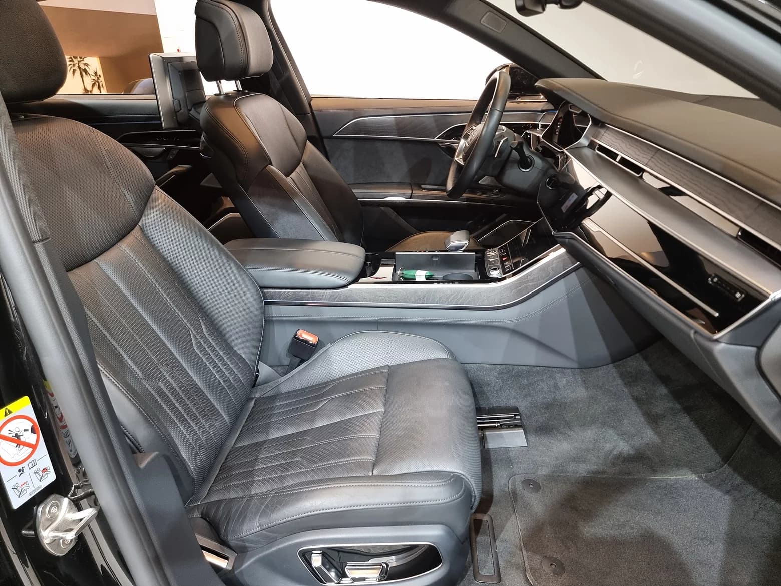Audi A8 50 TDI Quattro Premium, 2023 г. 34784 км. — фото 11