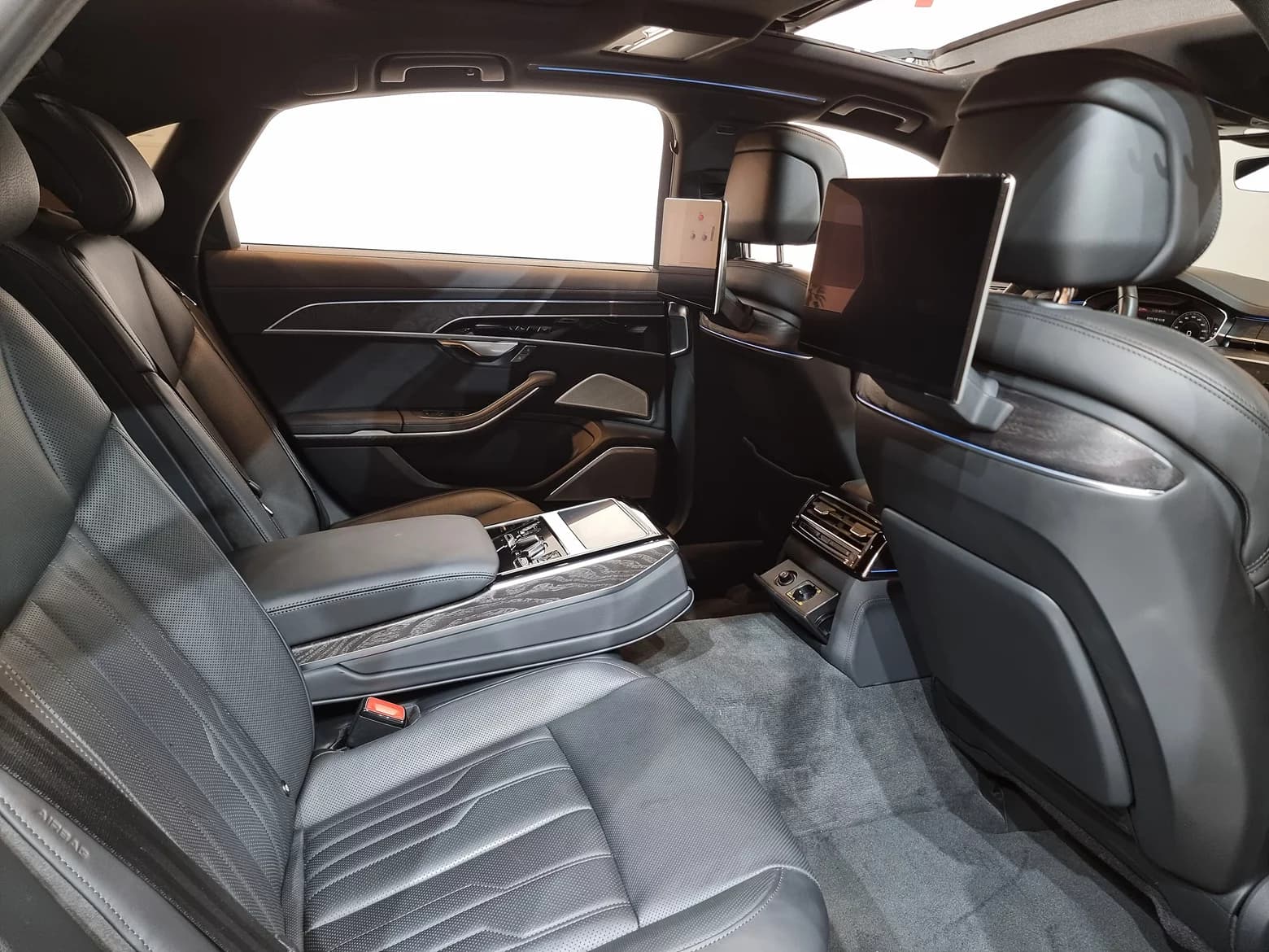 Audi A8 50 TDI Quattro Premium, 2023 г. 34784 км. — фото 15