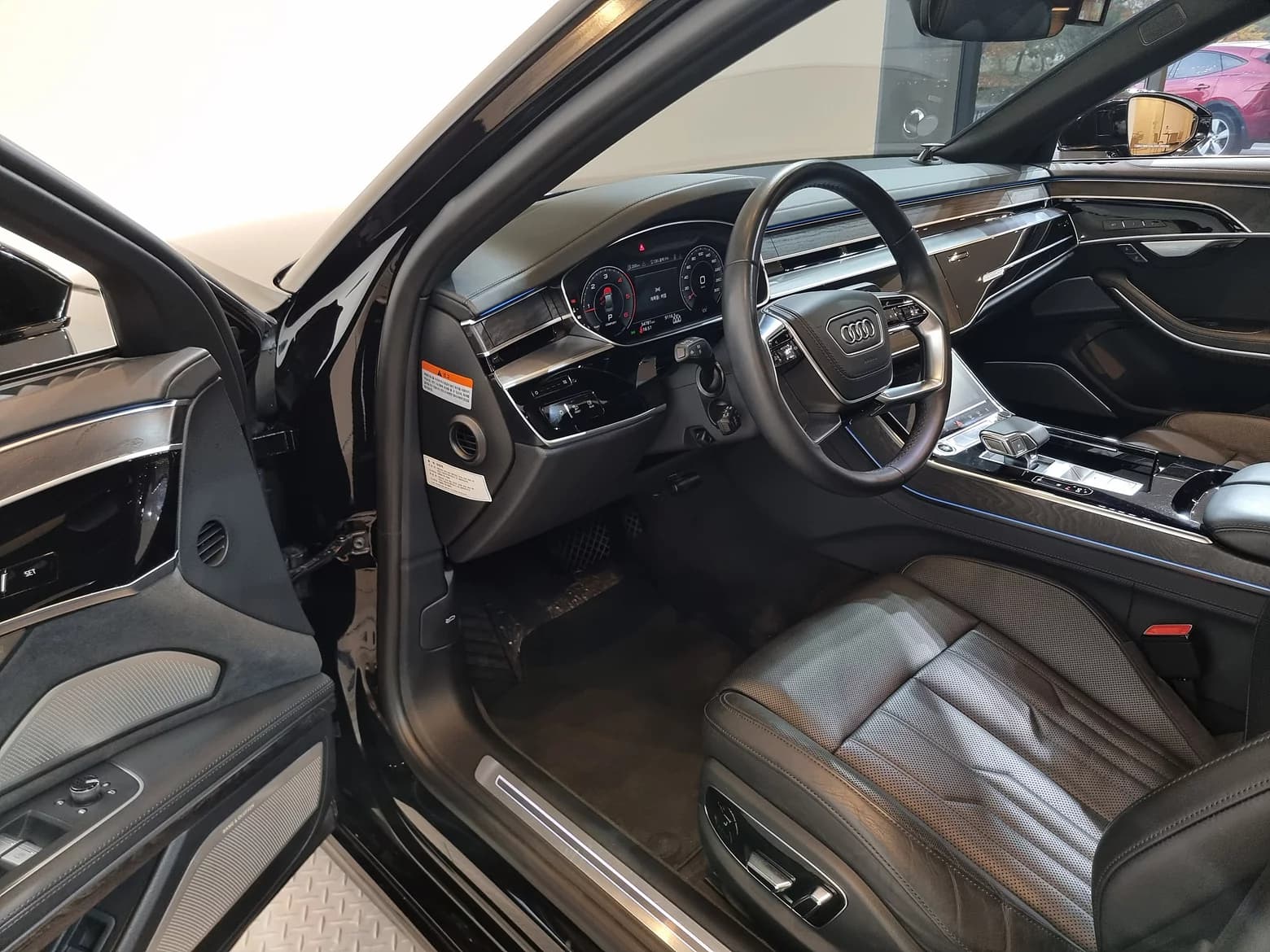 Audi A8 50 TDI Quattro Premium, 2023 г. 34784 км. — фото 10