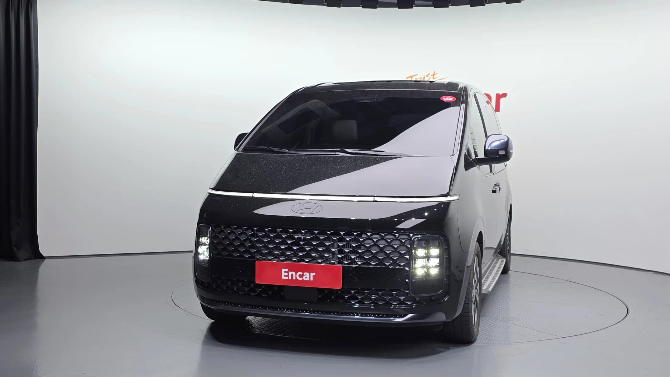 Hyundai Staria 4WD Lounge 9-Seater Inspiration, 2025 г. 5369 км. — фото 3