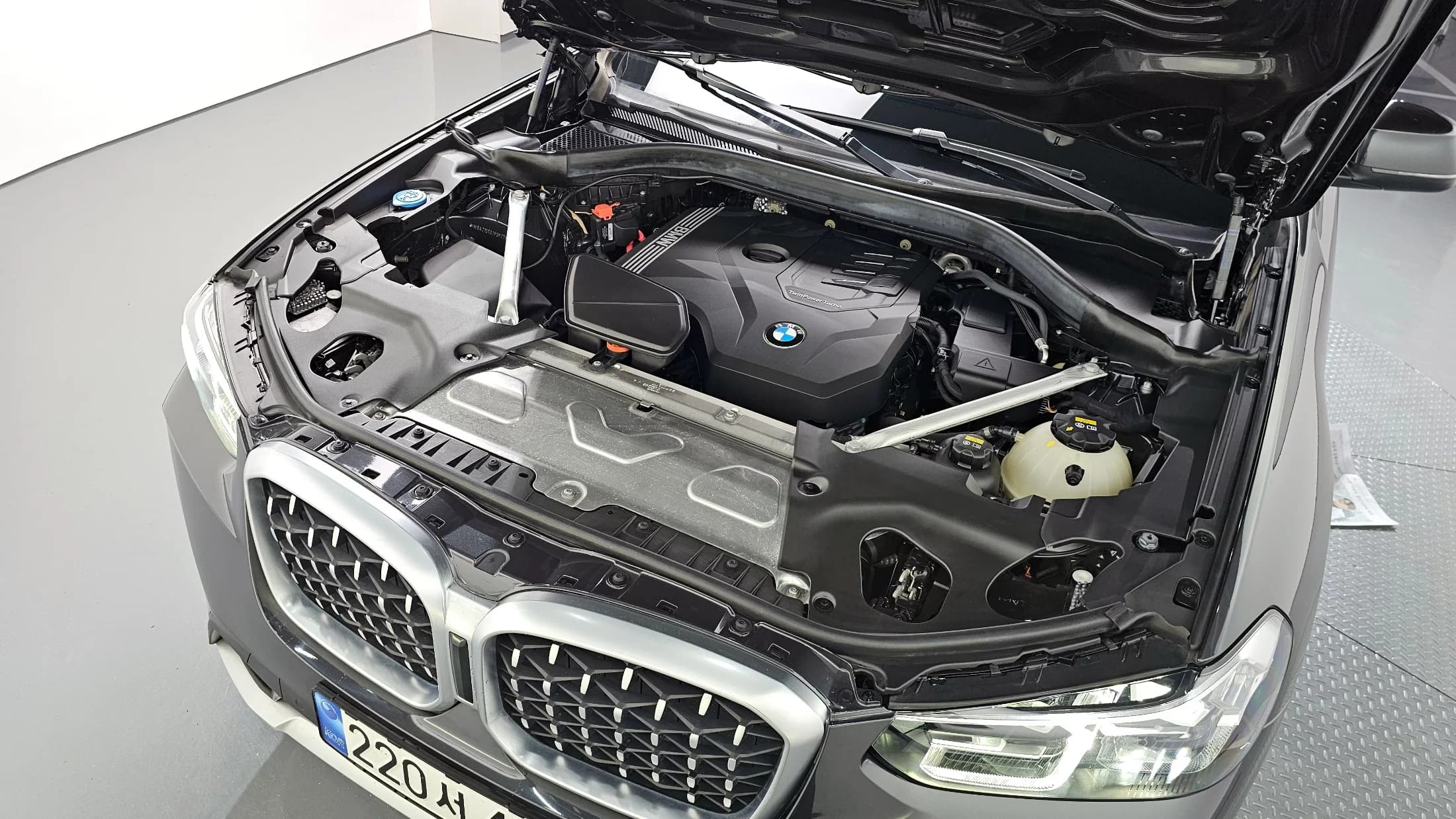 BMW X4 xDrive20i xLine, 2023 г. 58323 км. — фото 6