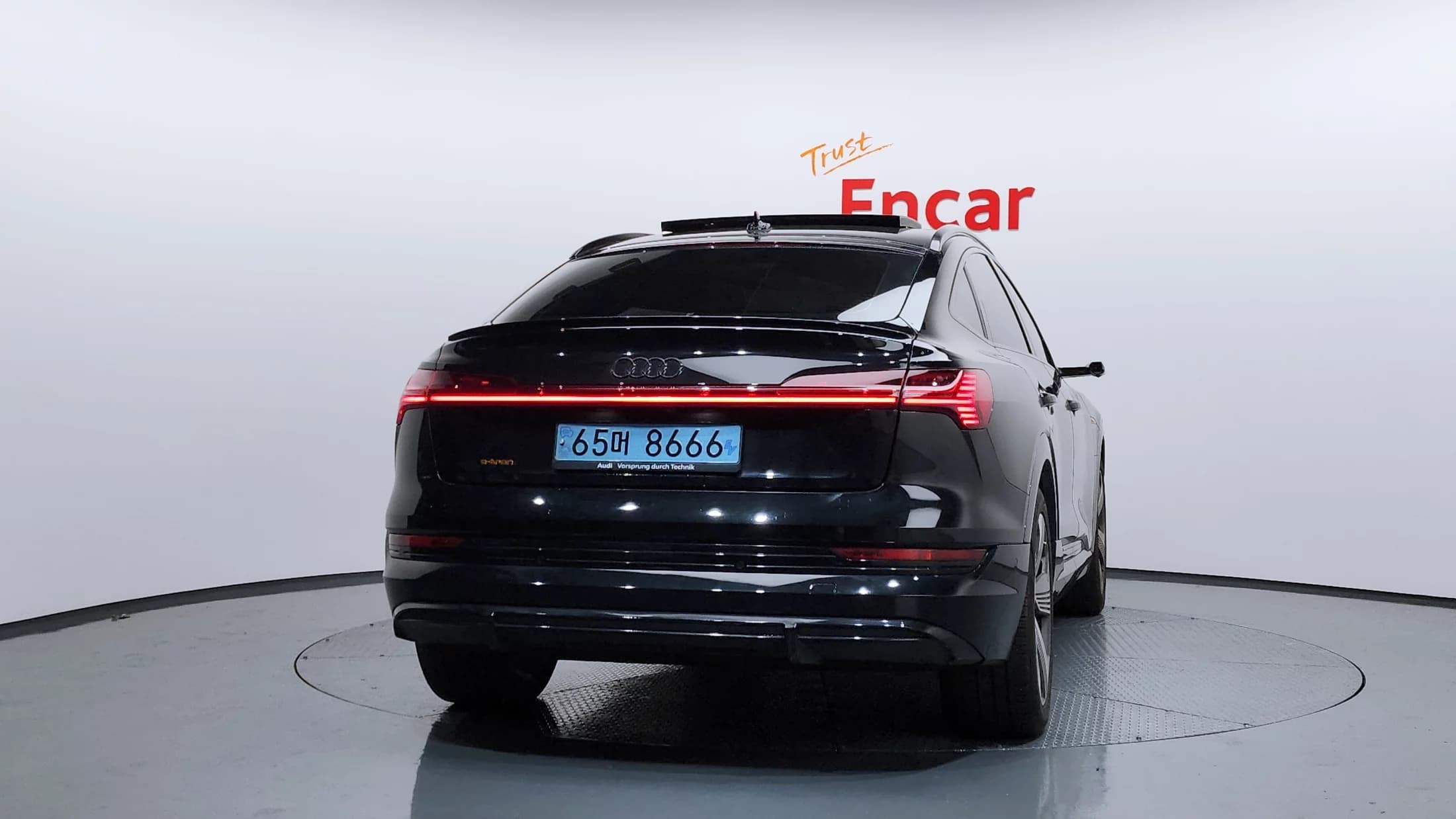 Audi e-tron 55 Quattro Sportback, электромобиль, 2021 г. 120277 км. — фото 4