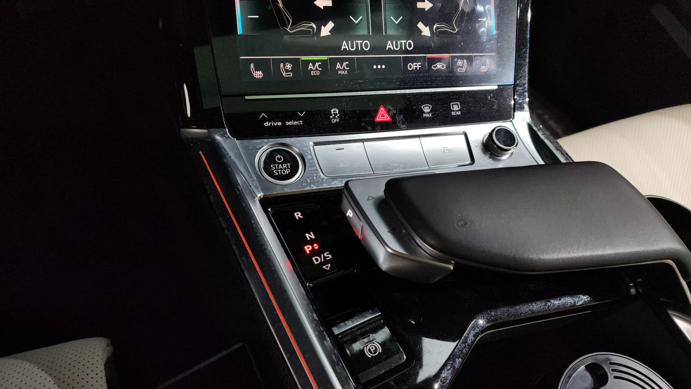 Audi e-tron 55 Quattro Sportback, электромобиль, 2021 г. 120277 км. — фото 9