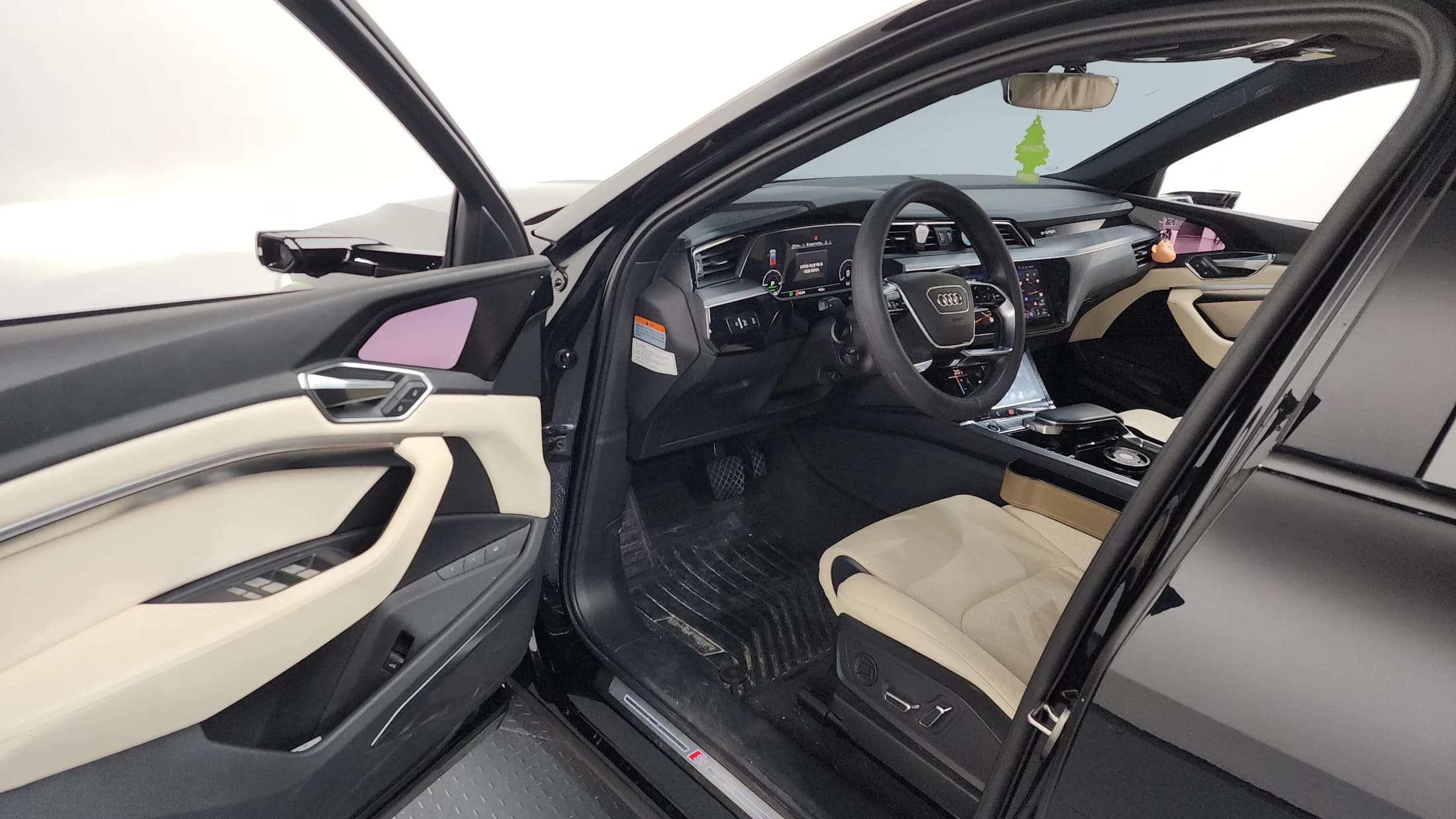 Audi e-tron 55 Quattro Sportback, электромобиль, 2021 г. 120277 км. — фото 10