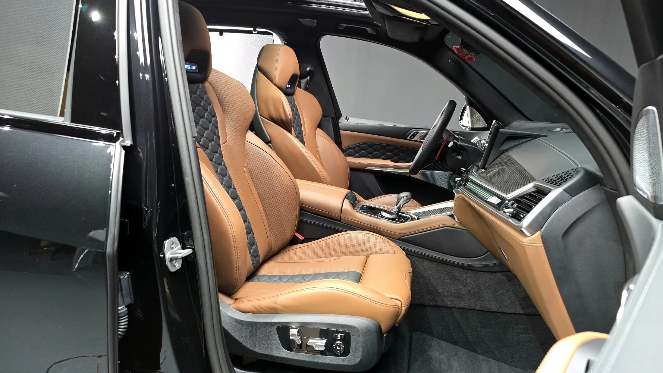 BMW X5 M 4.4 Competition, 2025 г. 4208 км. — фото 10