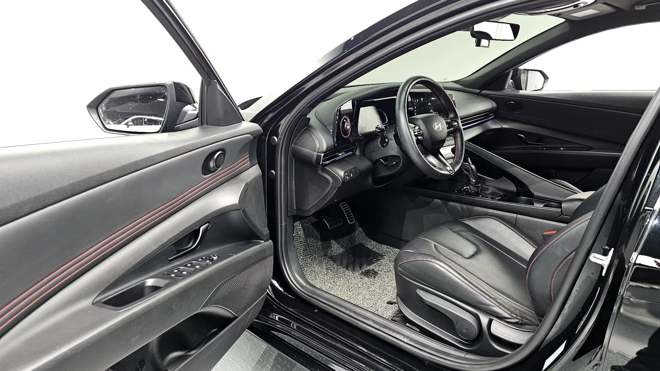 Hyundai AVANTE (Хендай Элантра) 1.6 Modern N Line, 2023 г. 30004 км. — фото 11
