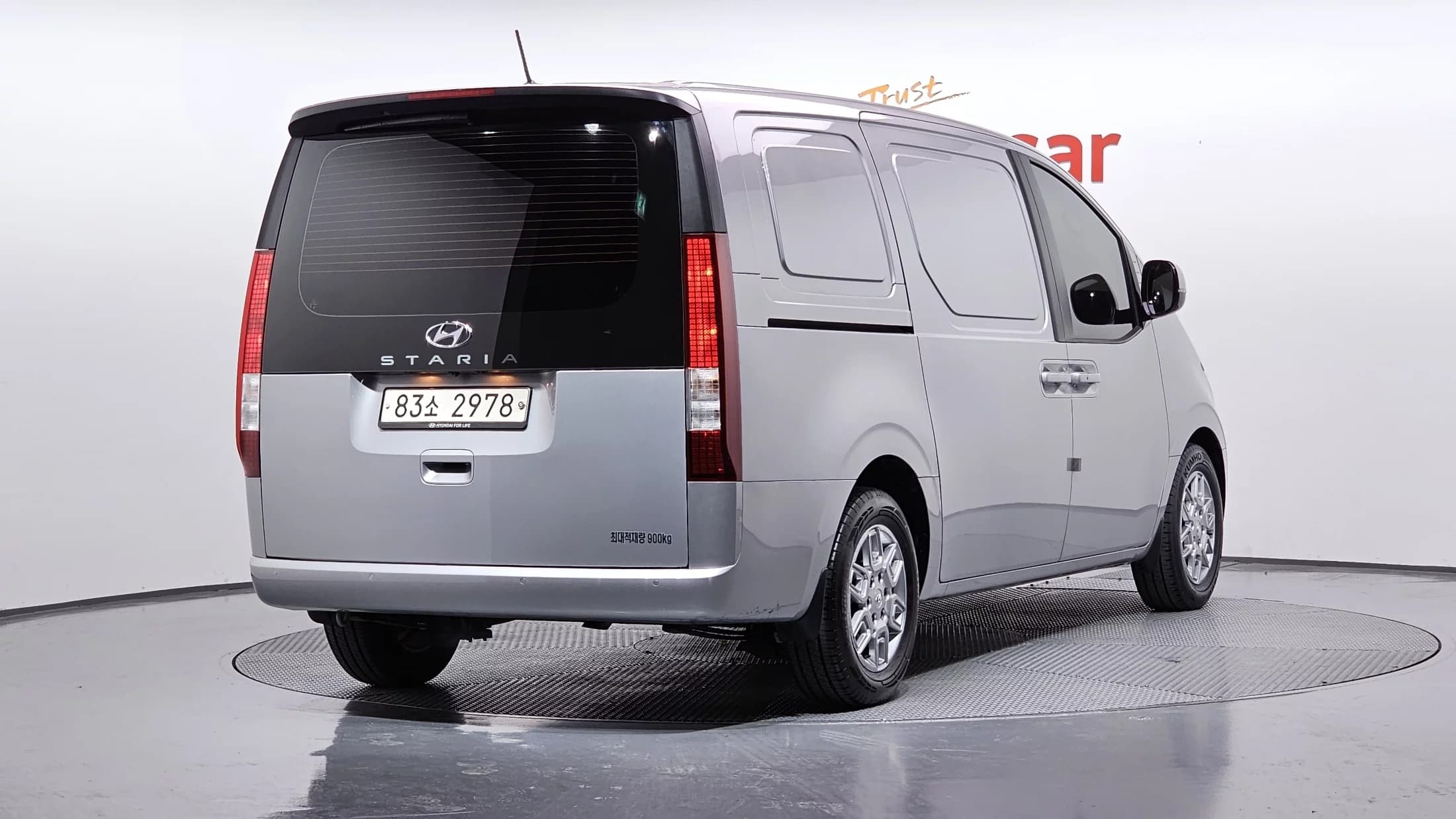Hyundai Staria L3.5 Cargo 3-Seater Modern, 2021 г. 73920 км. — фото 2