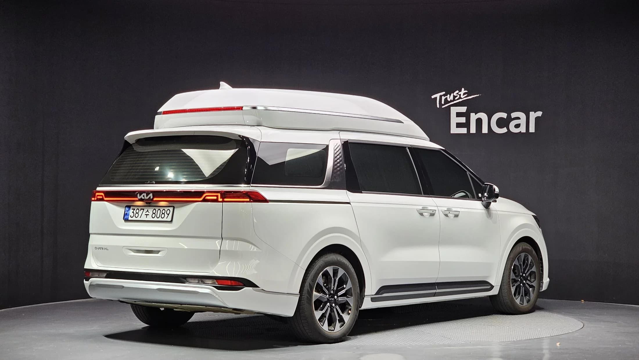 Kia Carnival Gasoline 4-Seater Hi-Limousine Signature, 2023 г. 16091 км. — фото 2