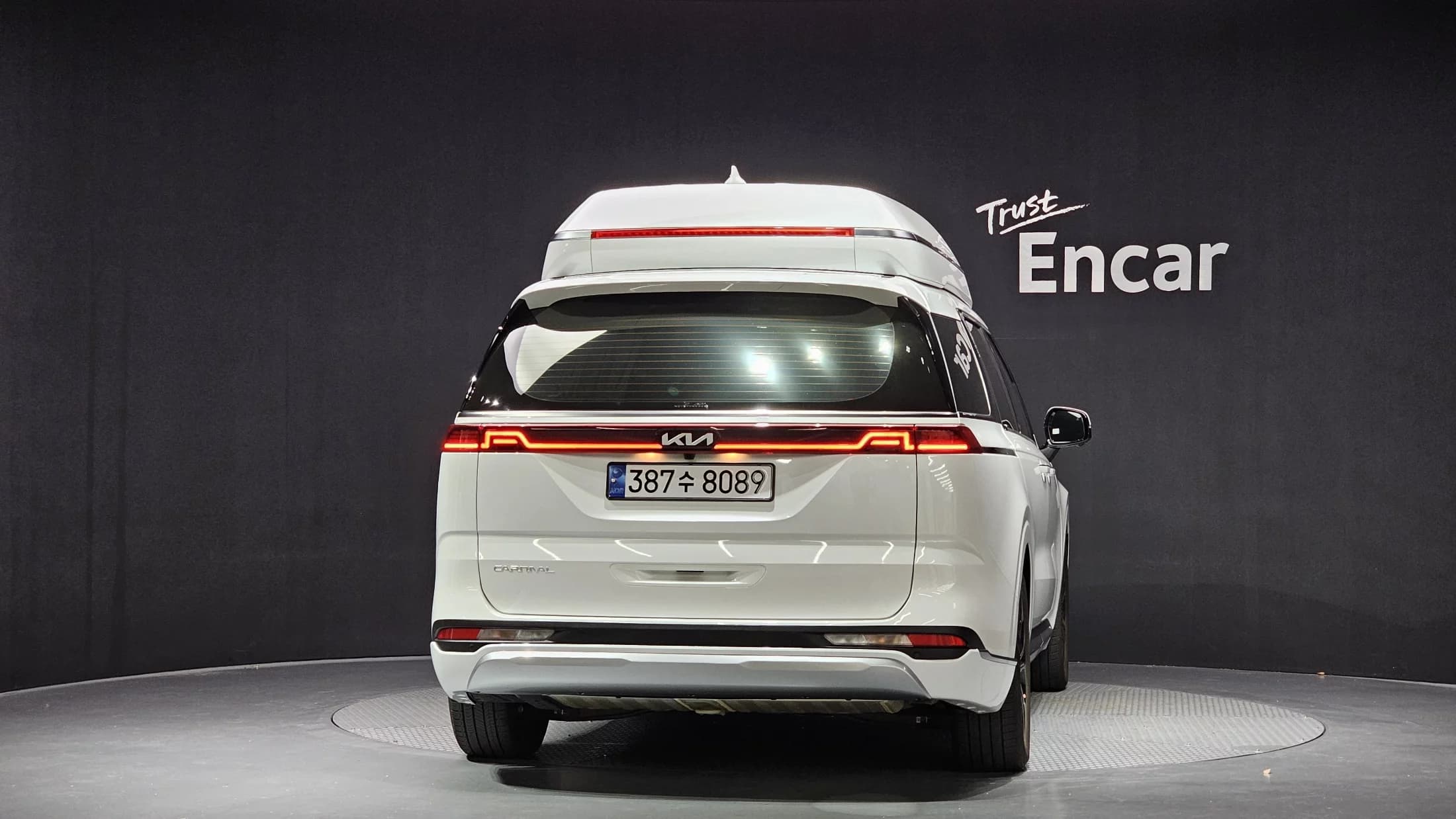 Kia Carnival Gasoline 4-Seater Hi-Limousine Signature, 2023 г. 16091 км. — фото 4