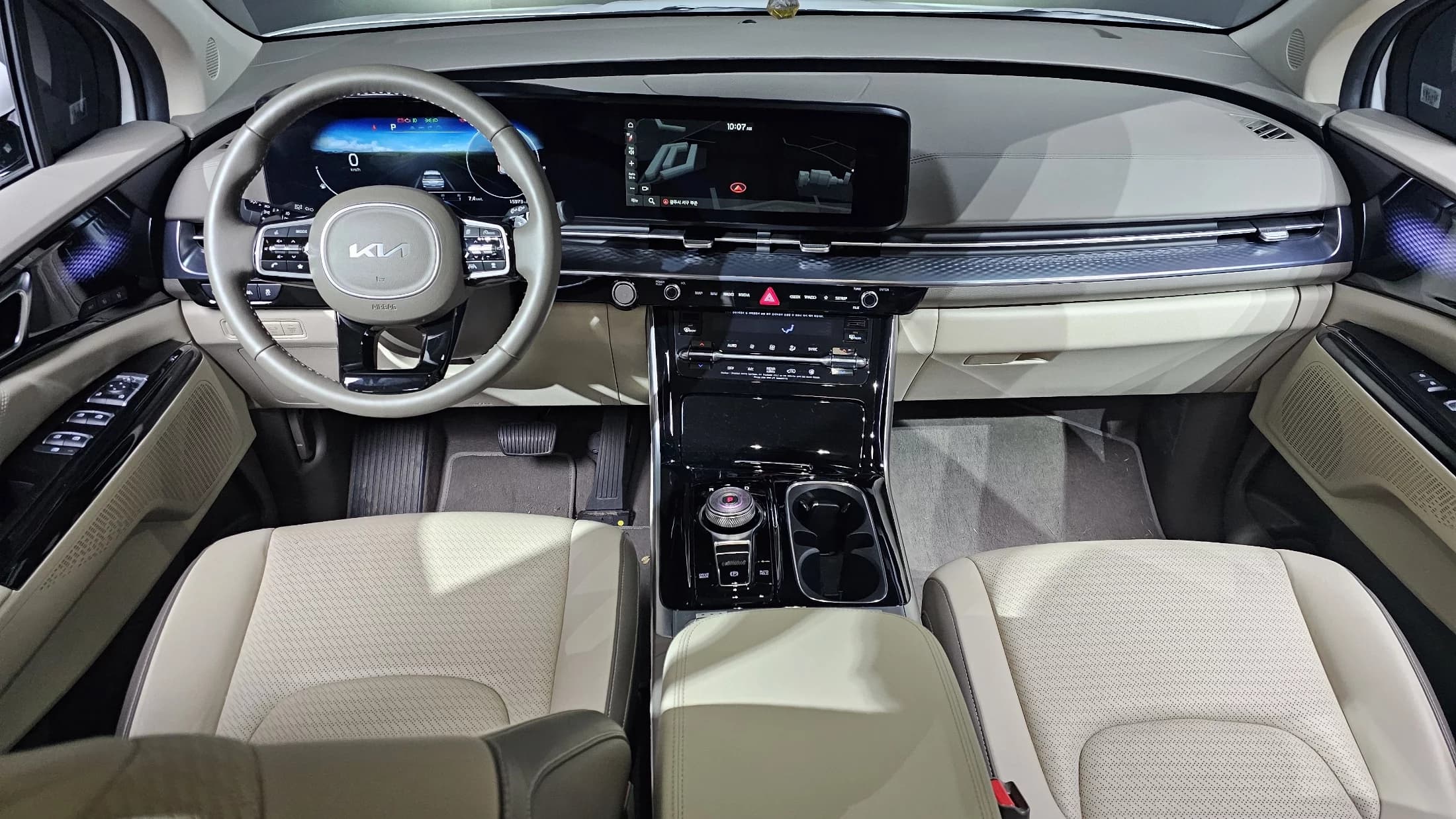 Kia Carnival Gasoline 4-Seater Hi-Limousine Signature, 2023 г. 16091 км. — фото 7