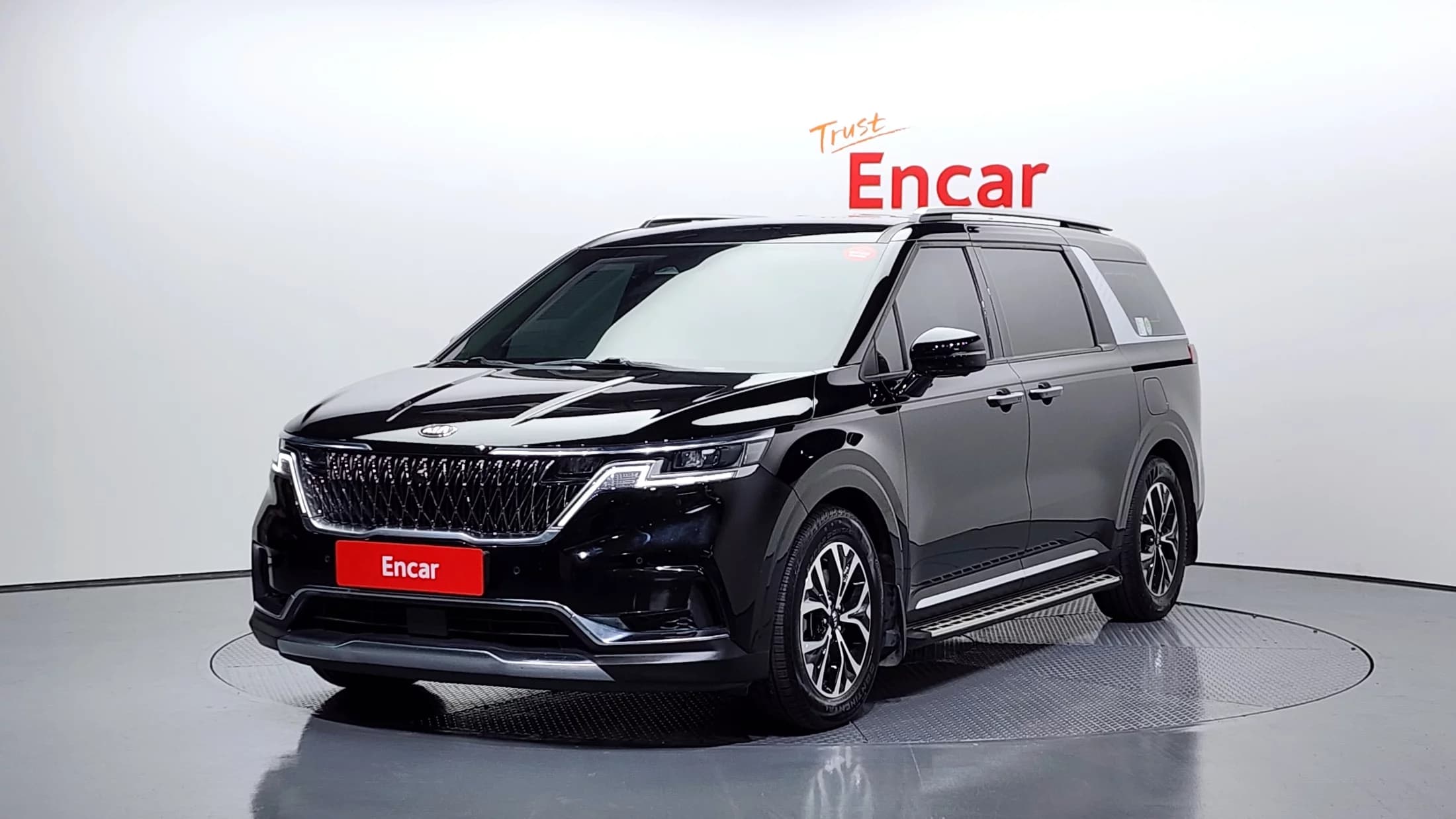Kia Carnival 9-Seater Signature, 2021 г. 67575 км. — фото 2
