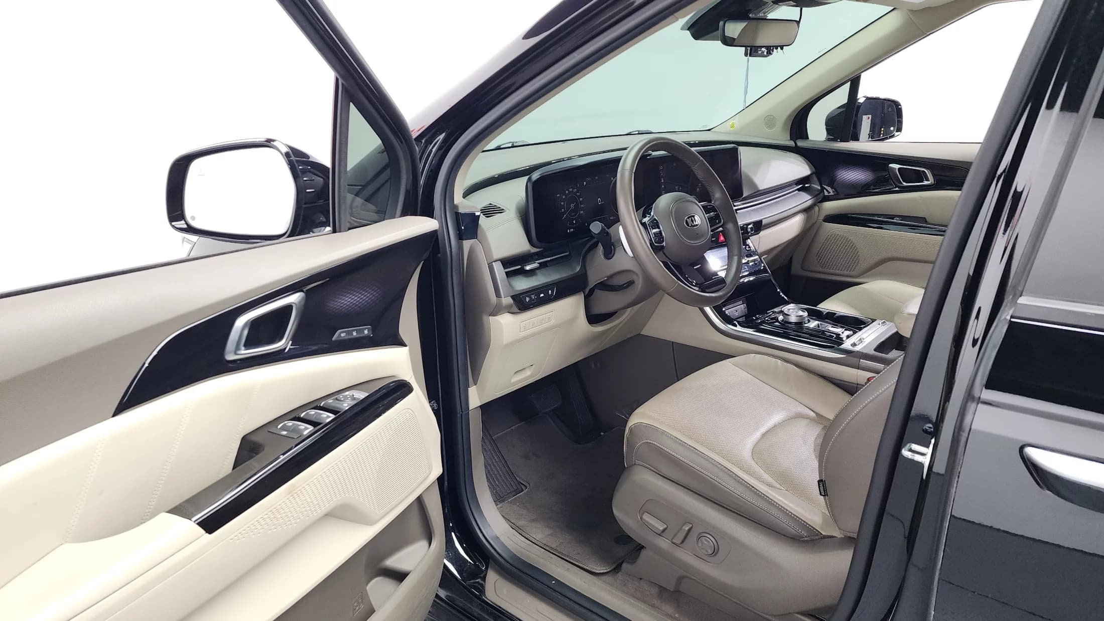 Kia Carnival 9-Seater Signature, 2021 г. 67575 км. — фото 29