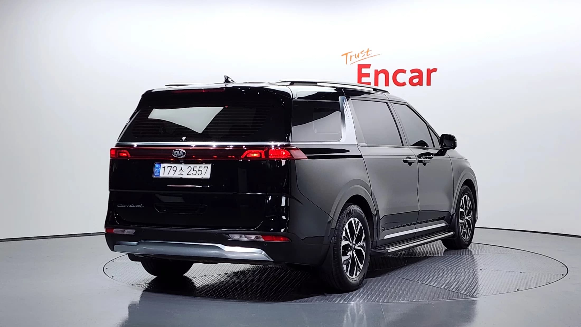 Kia Carnival 9-Seater Signature, 2021 г. 67575 км. — фото 4