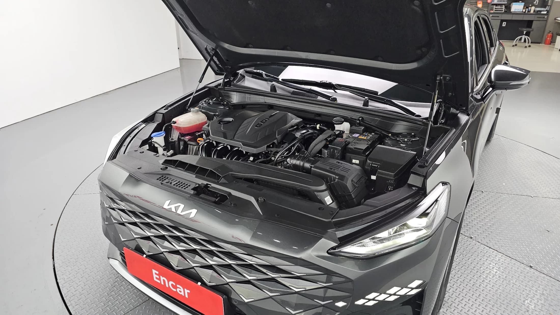 Kia K8 2.5 Gasoline 2WD Noblesse Light, 2022 г. 59900 км. — фото 6