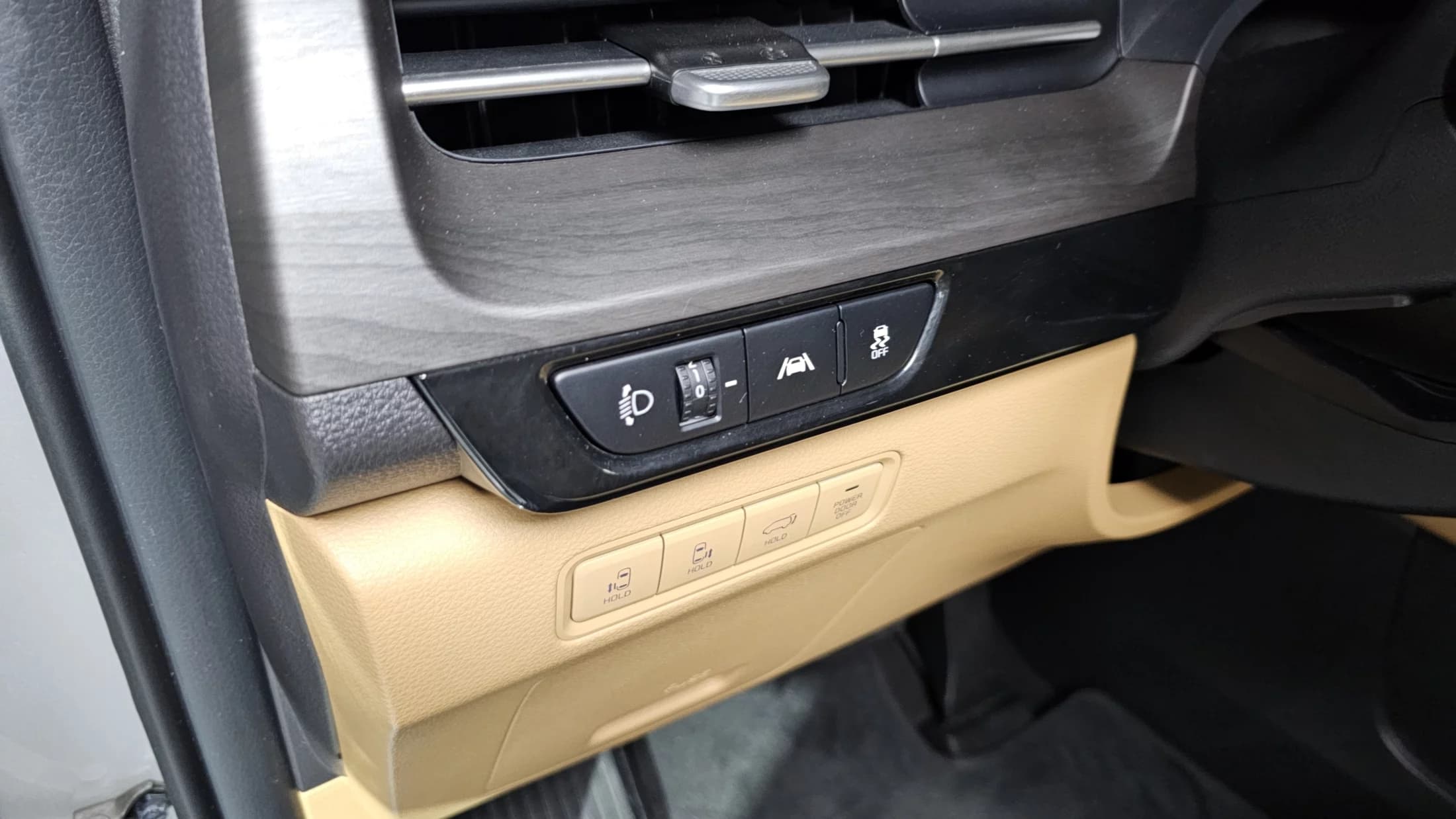 Kia Carnival 7-Seater Signature, 2022 г. 78703 км. — фото 17
