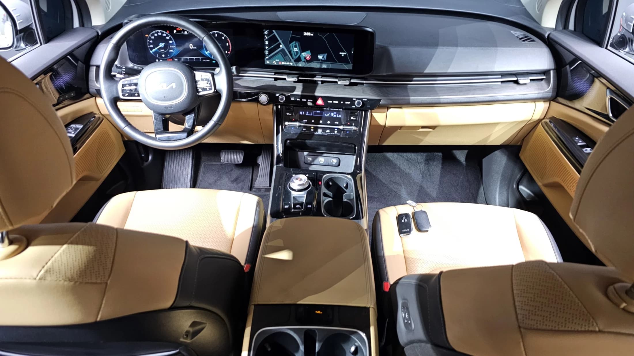 Kia Carnival 7-Seater Signature, 2022 г. 78703 км. — фото 7