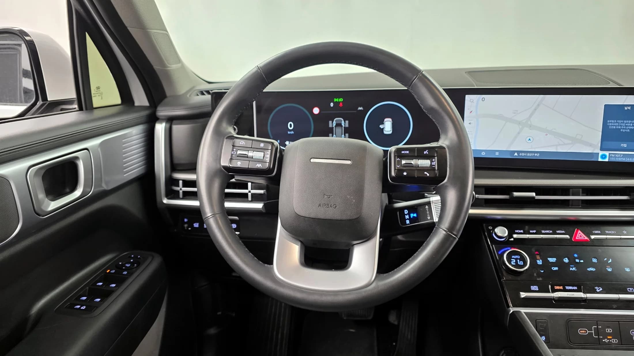 Hyundai Santa Fe HEV 1.6 4WD Prestige, гибрид, 2023 г. 48511 км. — фото 13
