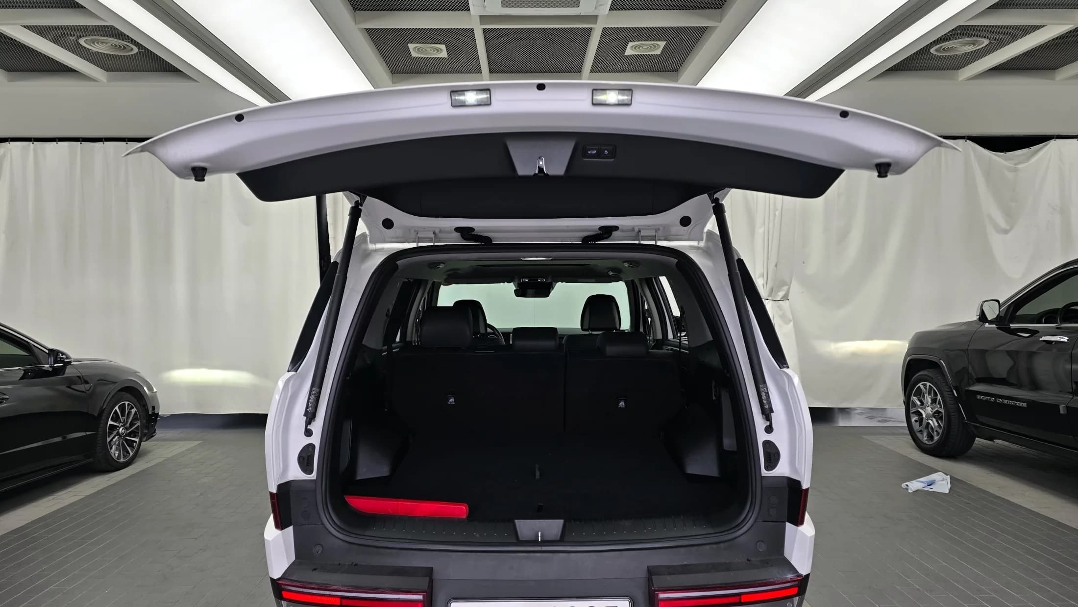 Hyundai Santa Fe HEV 1.6 4WD Prestige, гибрид, 2023 г. 48511 км. — фото 20
