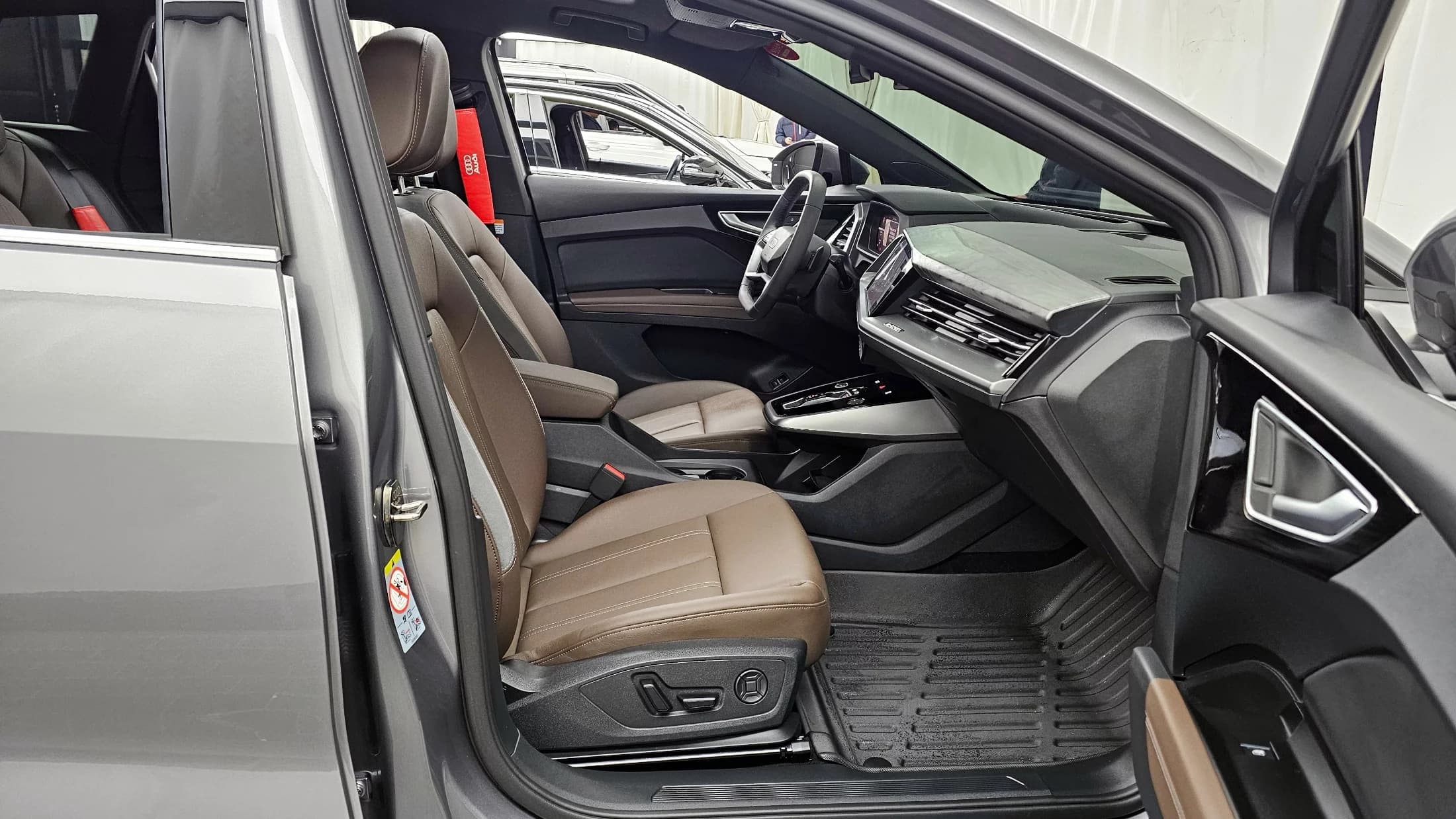 Audi Q4 e-tron 45 Premium, электромобиль, 2025 г. 5784 км. — фото 22
