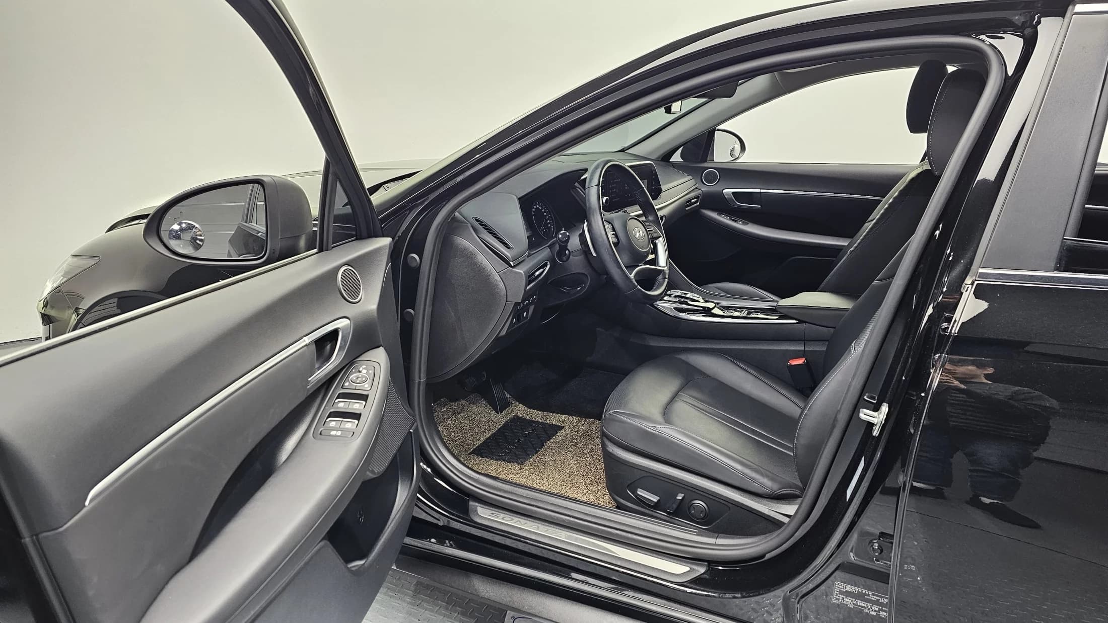Hyundai Sonata 2.0 Premium Family, 2021 г. 47475 км. — фото 10