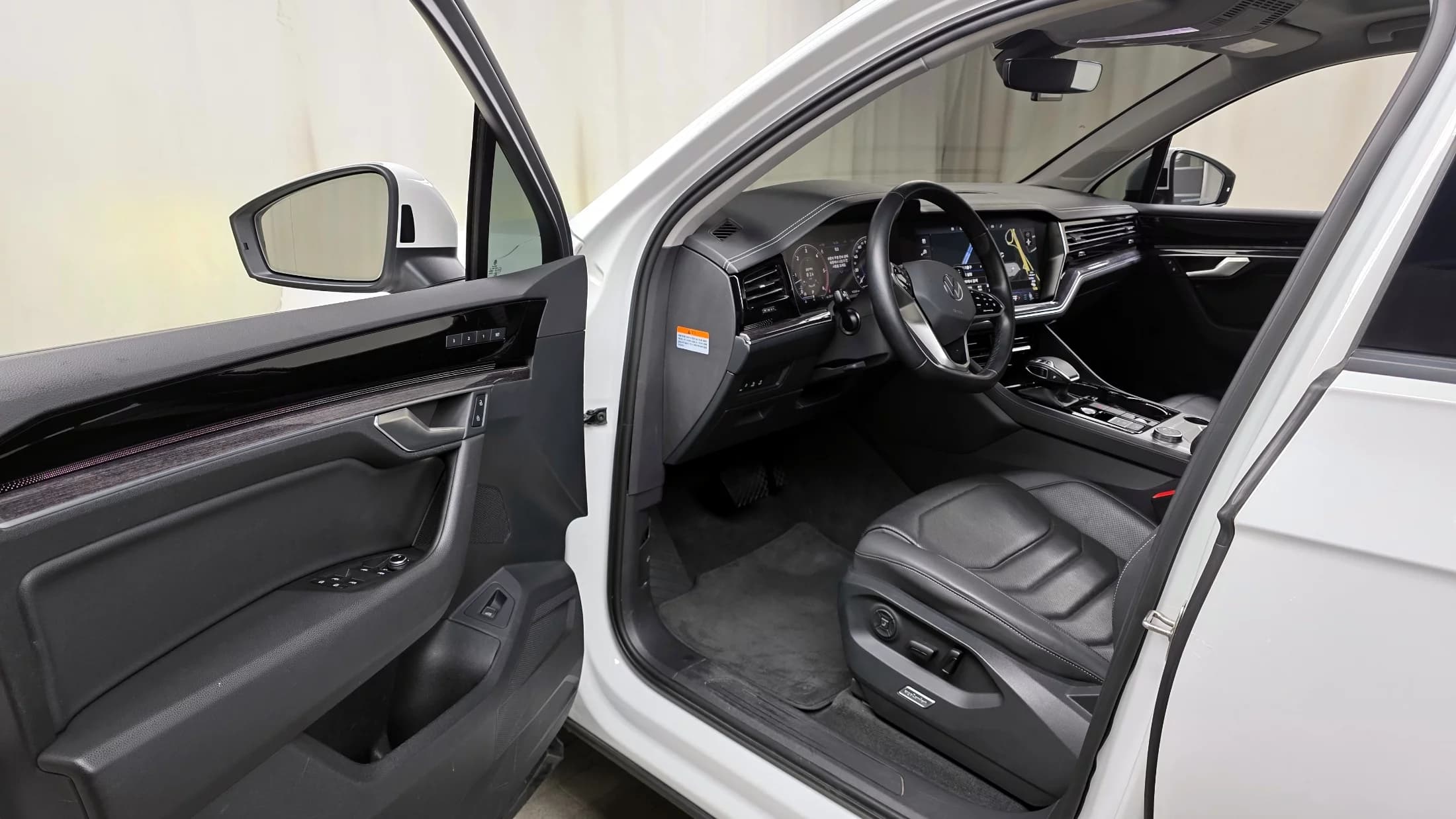 Volkswagen Touareg 3.0 TDI Premium, 2022 г. 92126 км. — фото 11