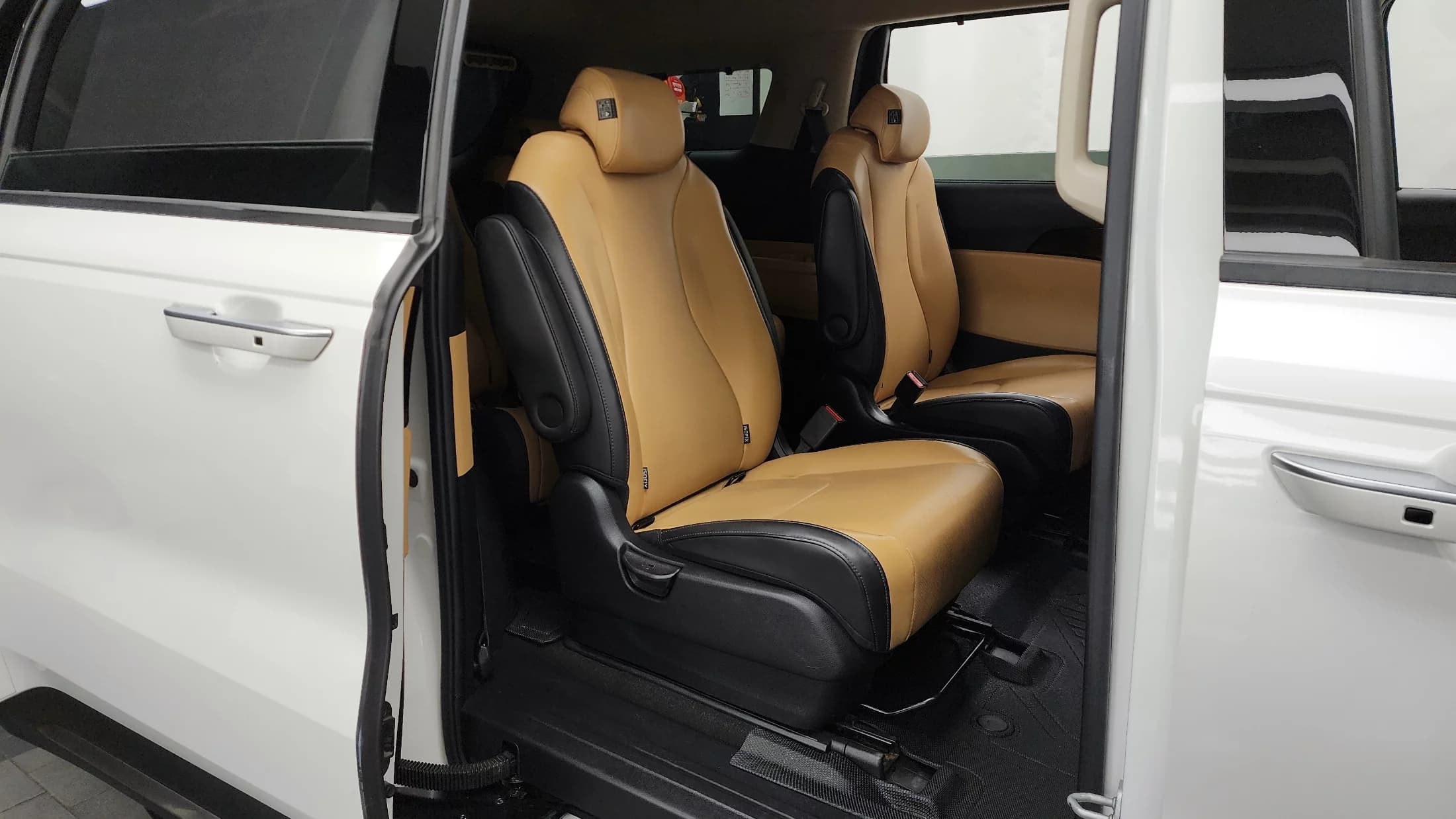 Kia Carnival 9-Seater Noblesse, 2021 г. 142649 км. — фото 12