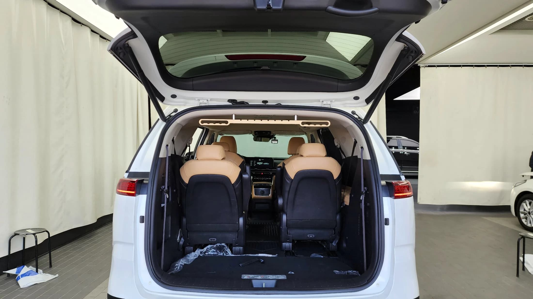 Kia Carnival 9-Seater Noblesse, 2021 г. 142649 км. — фото 20