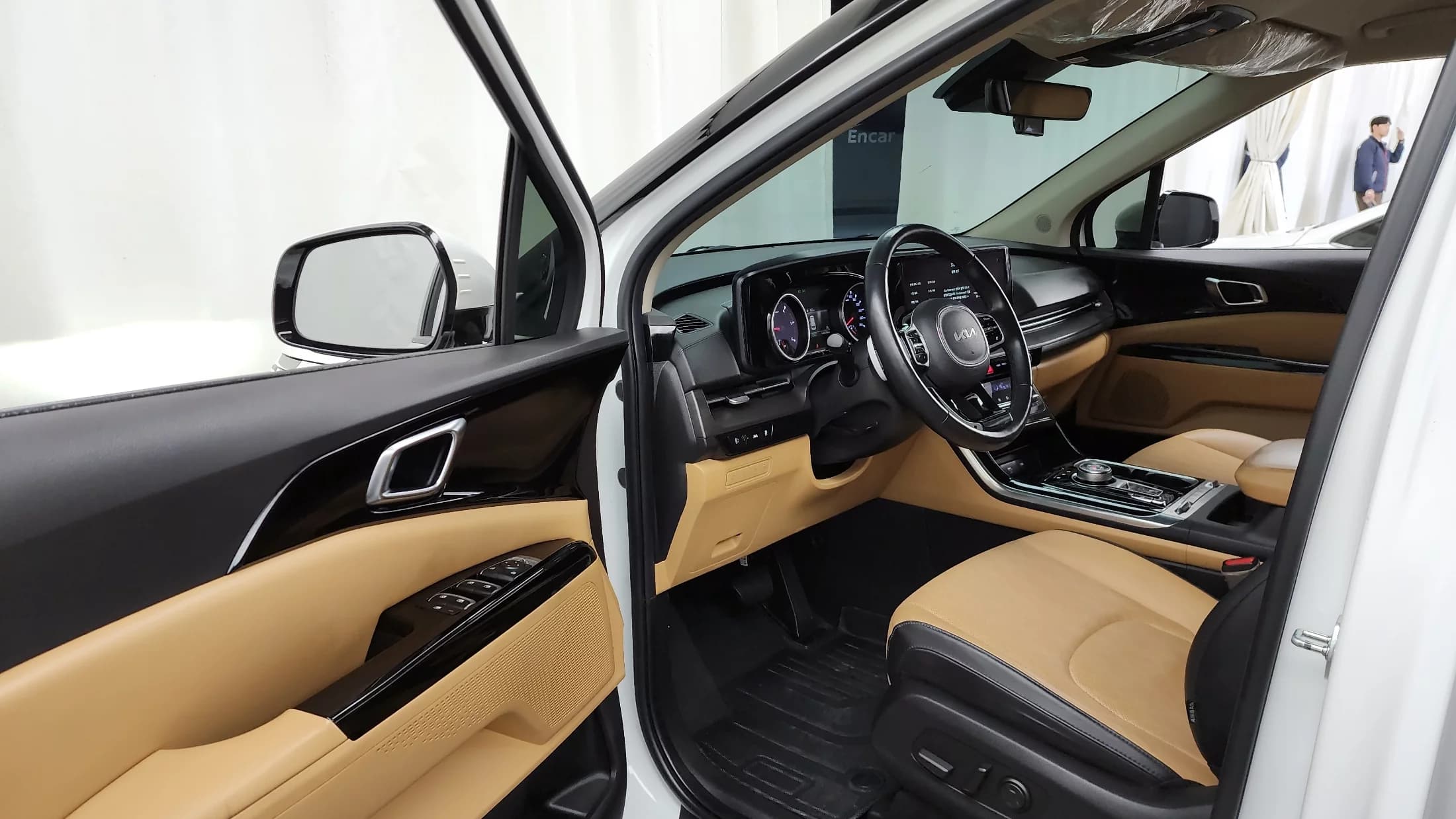 Kia Carnival 9-Seater Noblesse, 2021 г. 142649 км. — фото 10