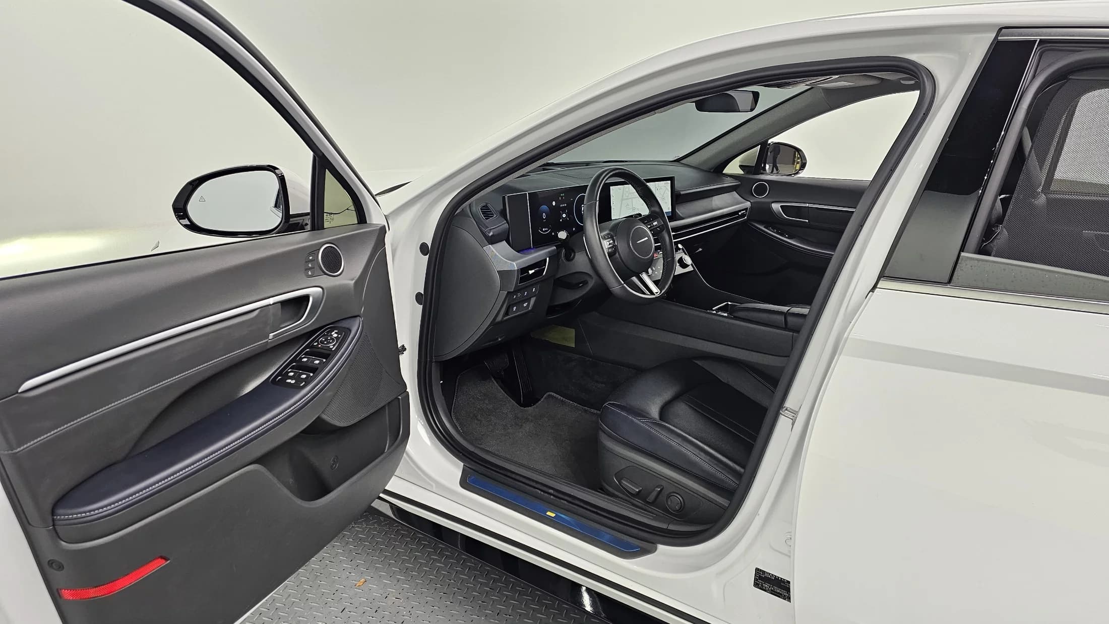 Hyundai Sonata 2.0 Exclusive, 2024 г. 27156 км. — фото 10