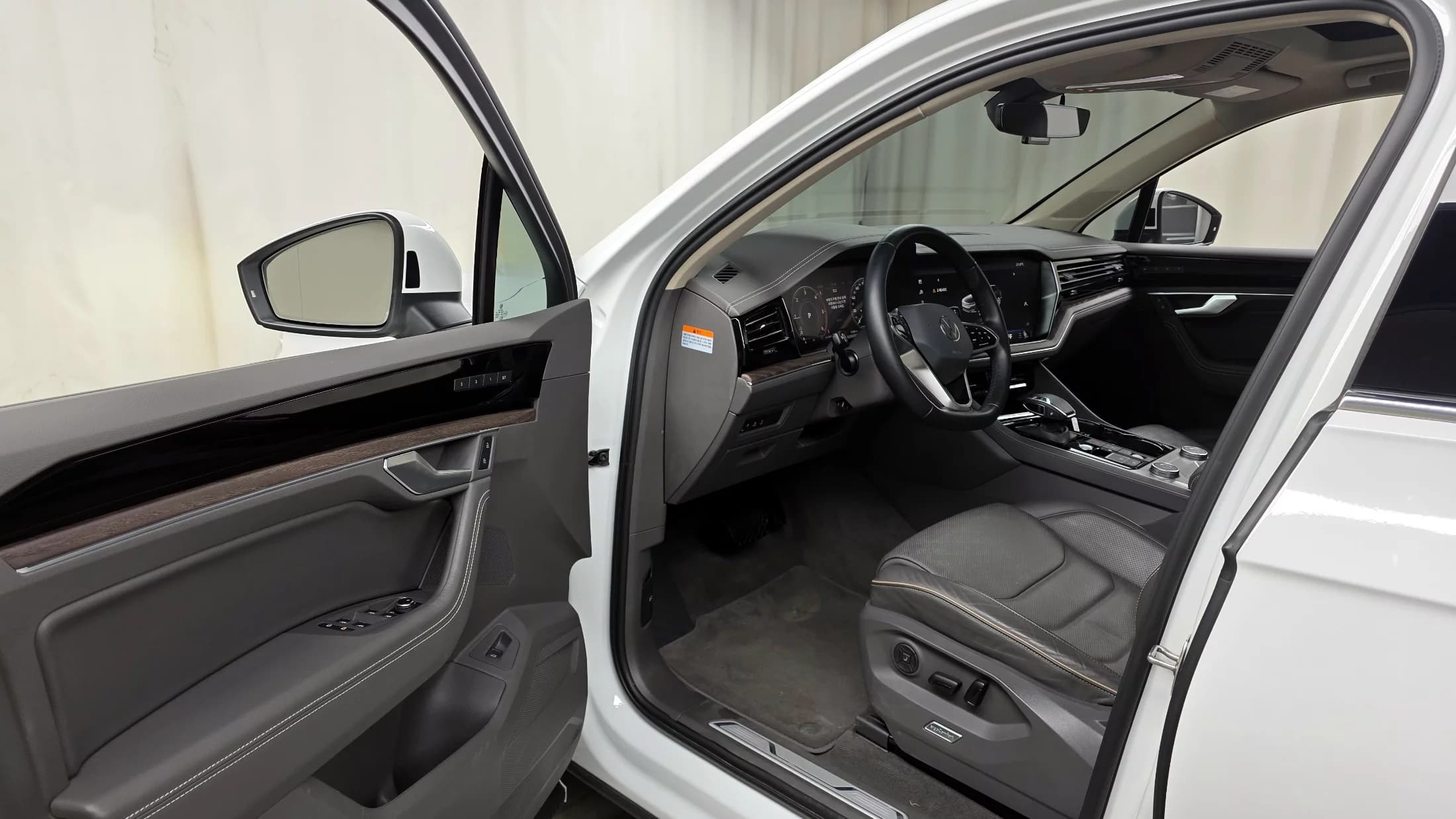 Volkswagen Touareg 3.0 TDI Prestige, 2022 г. 76177 км. — фото 21