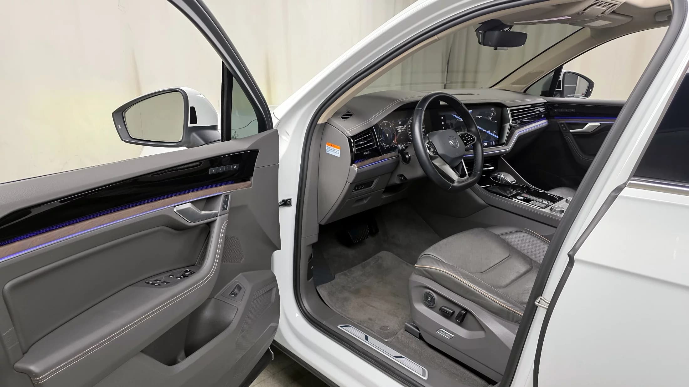 Volkswagen Touareg 3.0 TDI Prestige, 2022 г. 88247 км. — фото 11