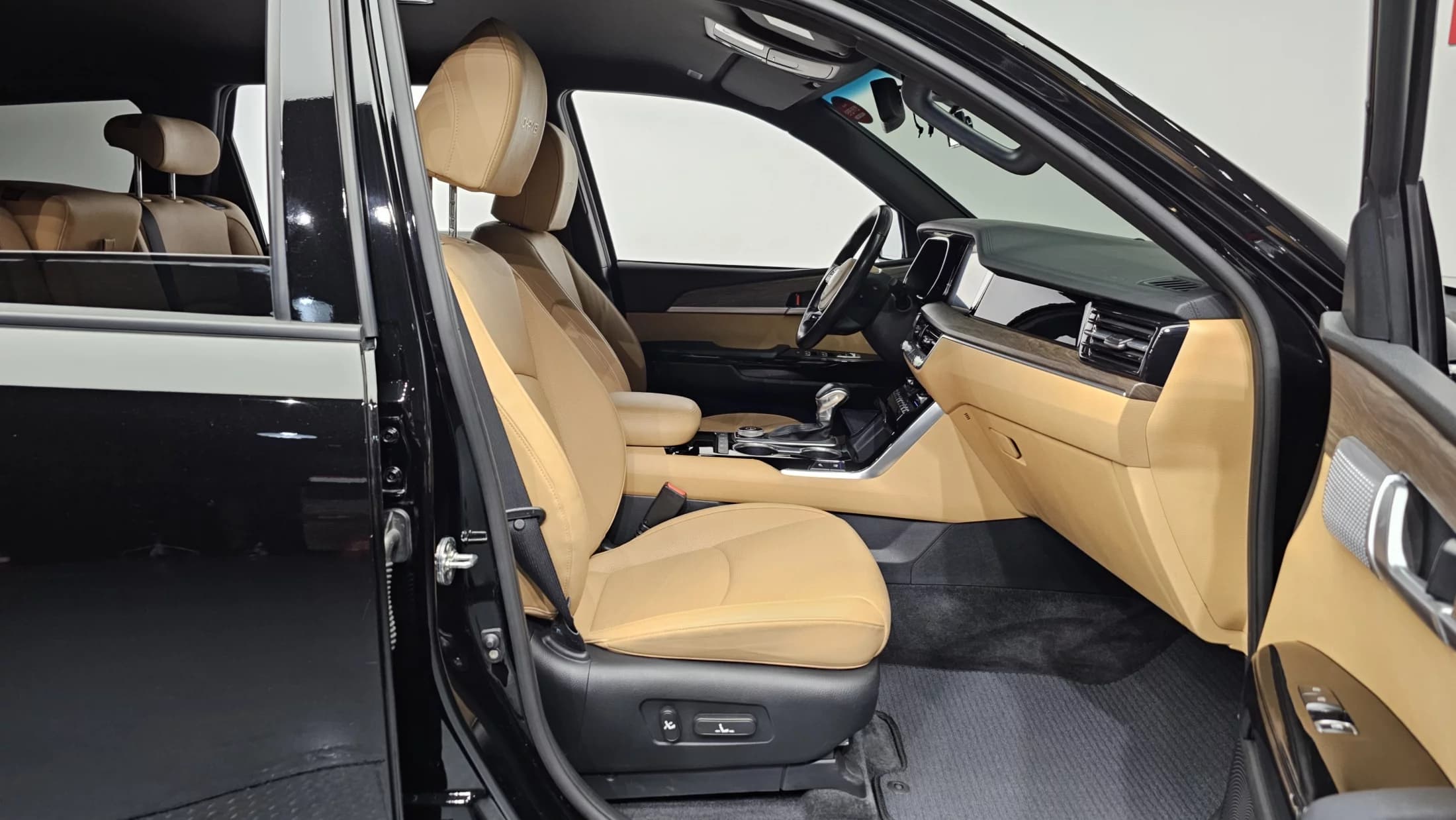 Kia Mohave Diesel 3.0 4WD 5-Seater Platinum, 2021 г. 100637 км. — фото 11