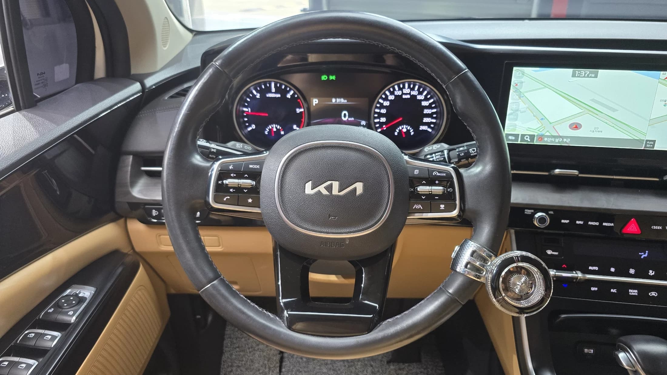 Kia Carnival 9-Seater Prestige, 2021 г. 104152 км. — фото 14