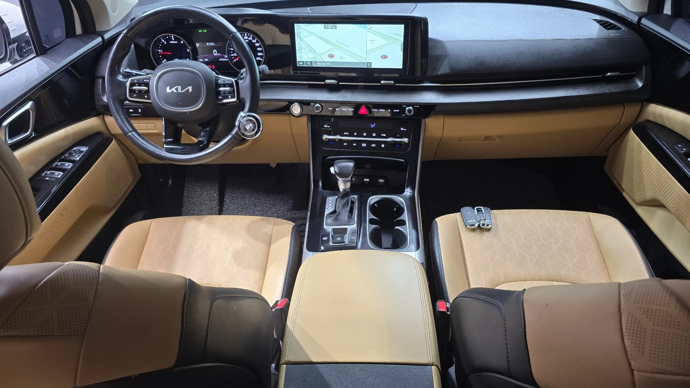 Kia Carnival 9-Seater Prestige, 2021 г. 104152 км. — фото 7