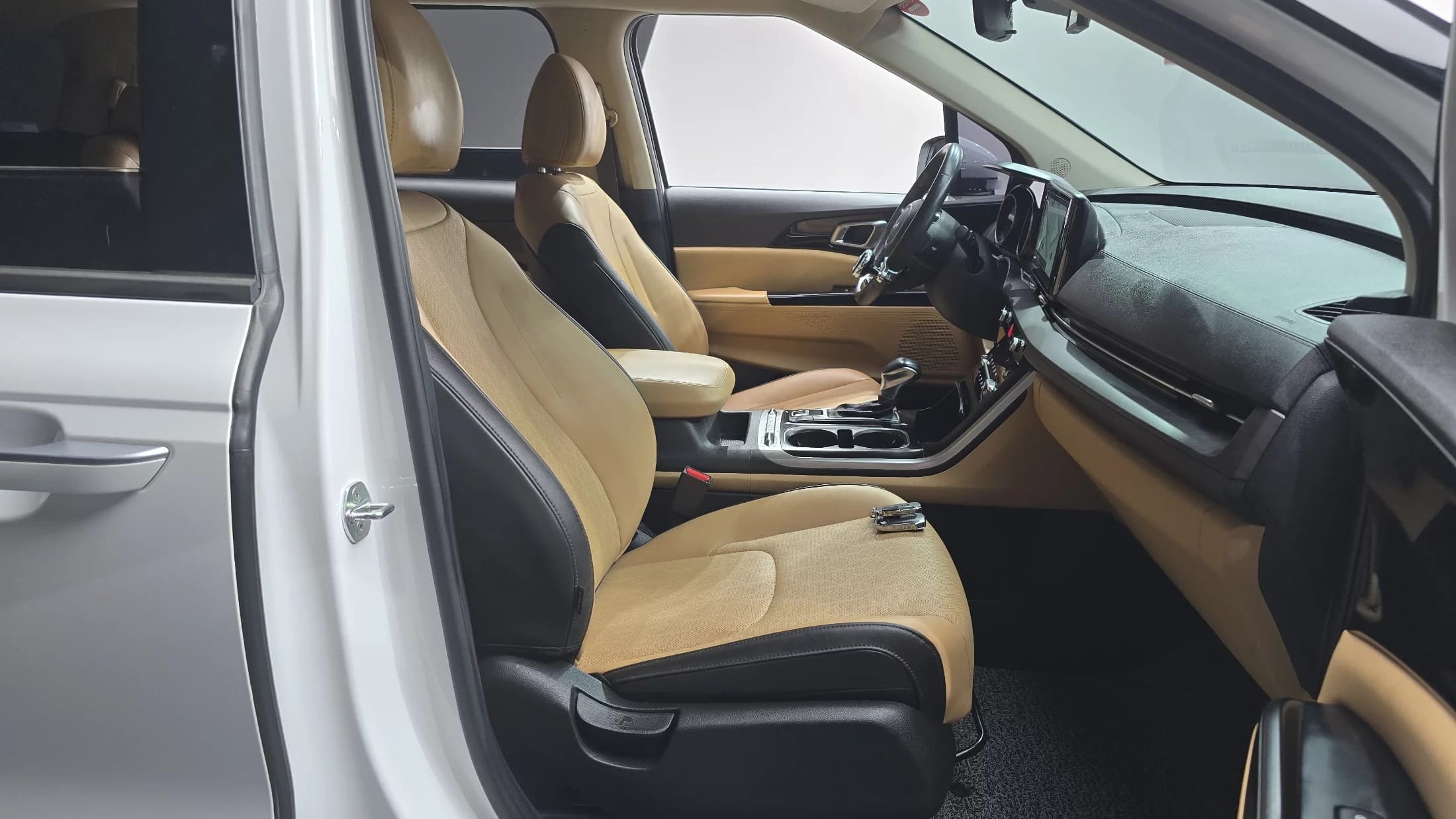 Kia Carnival 9-Seater Prestige, 2021 г. 104152 км. — фото 10