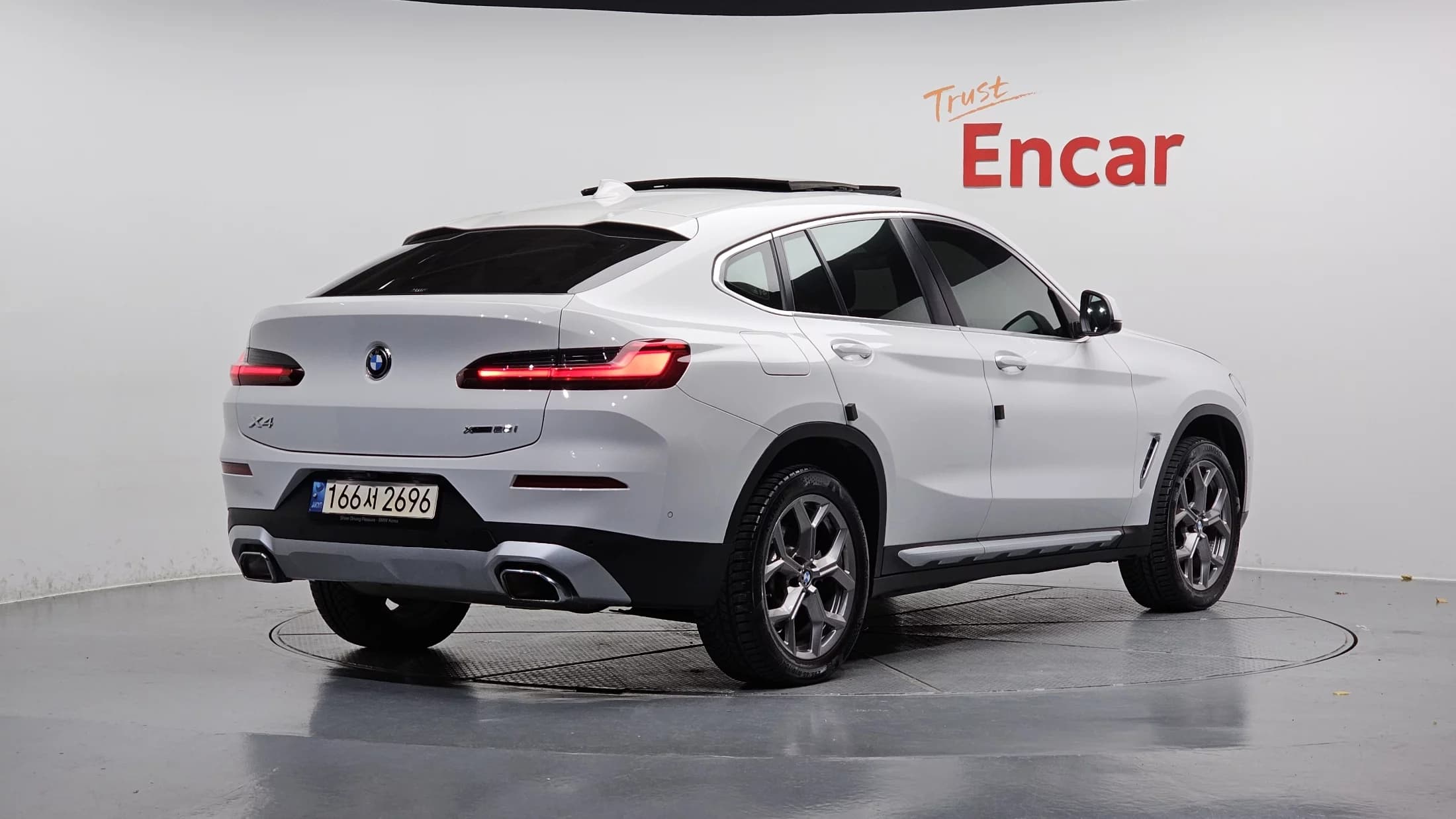BMW X4 xDrive20i xLine, 2021 г. 26104 км. — фото 2