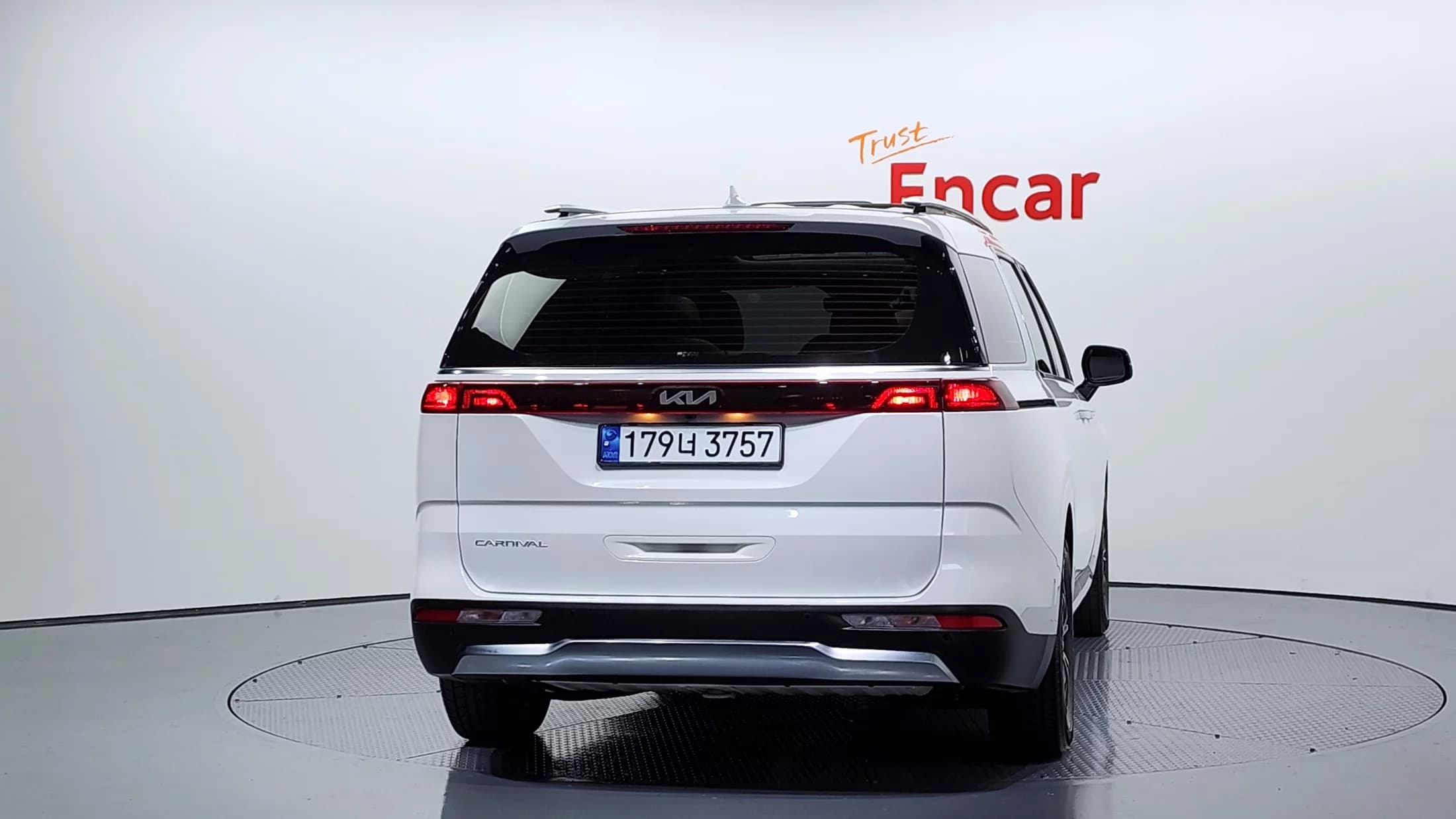 Kia Carnival 9-Seater Noblesse, 2021 г. 95539 км. — фото 4
