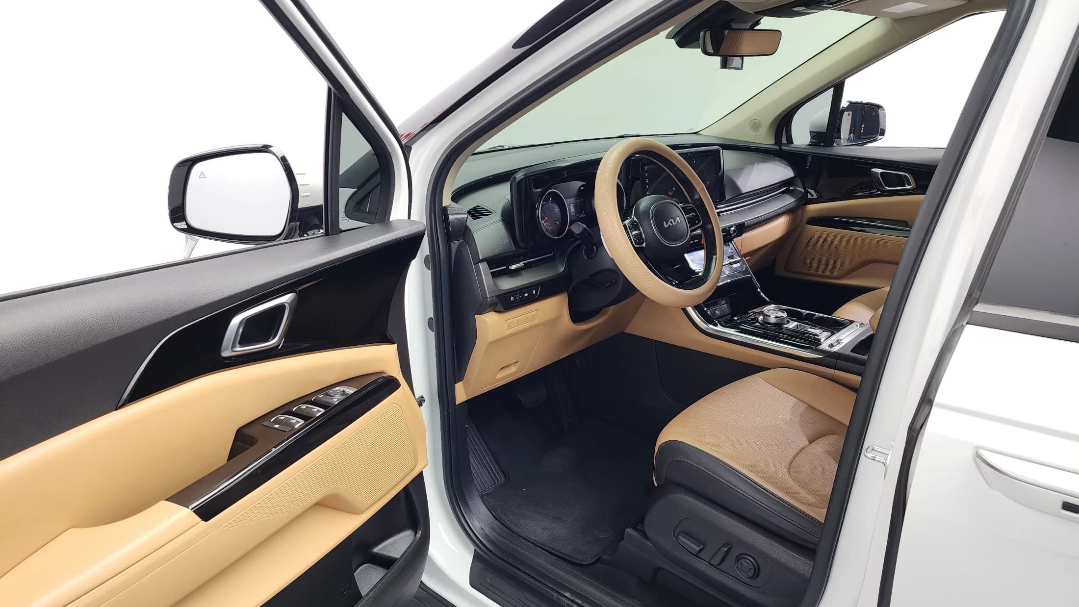 Kia Carnival 9-Seater Noblesse, 2021 г. 95539 км. — фото 10
