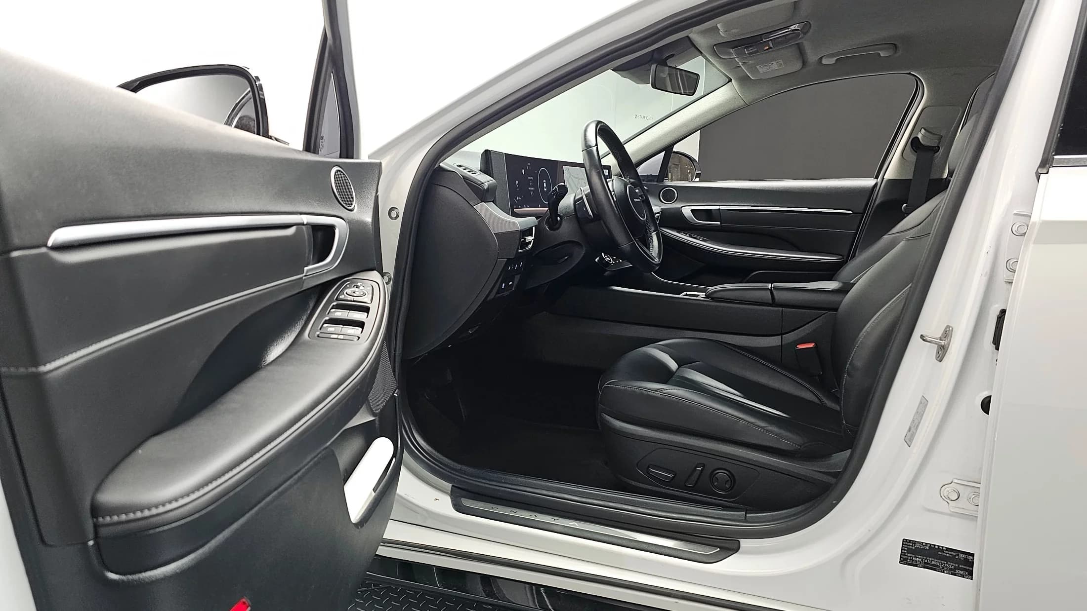 Hyundai Sonata 2.0 Premium, 2023 г. 28350 км. — фото 10