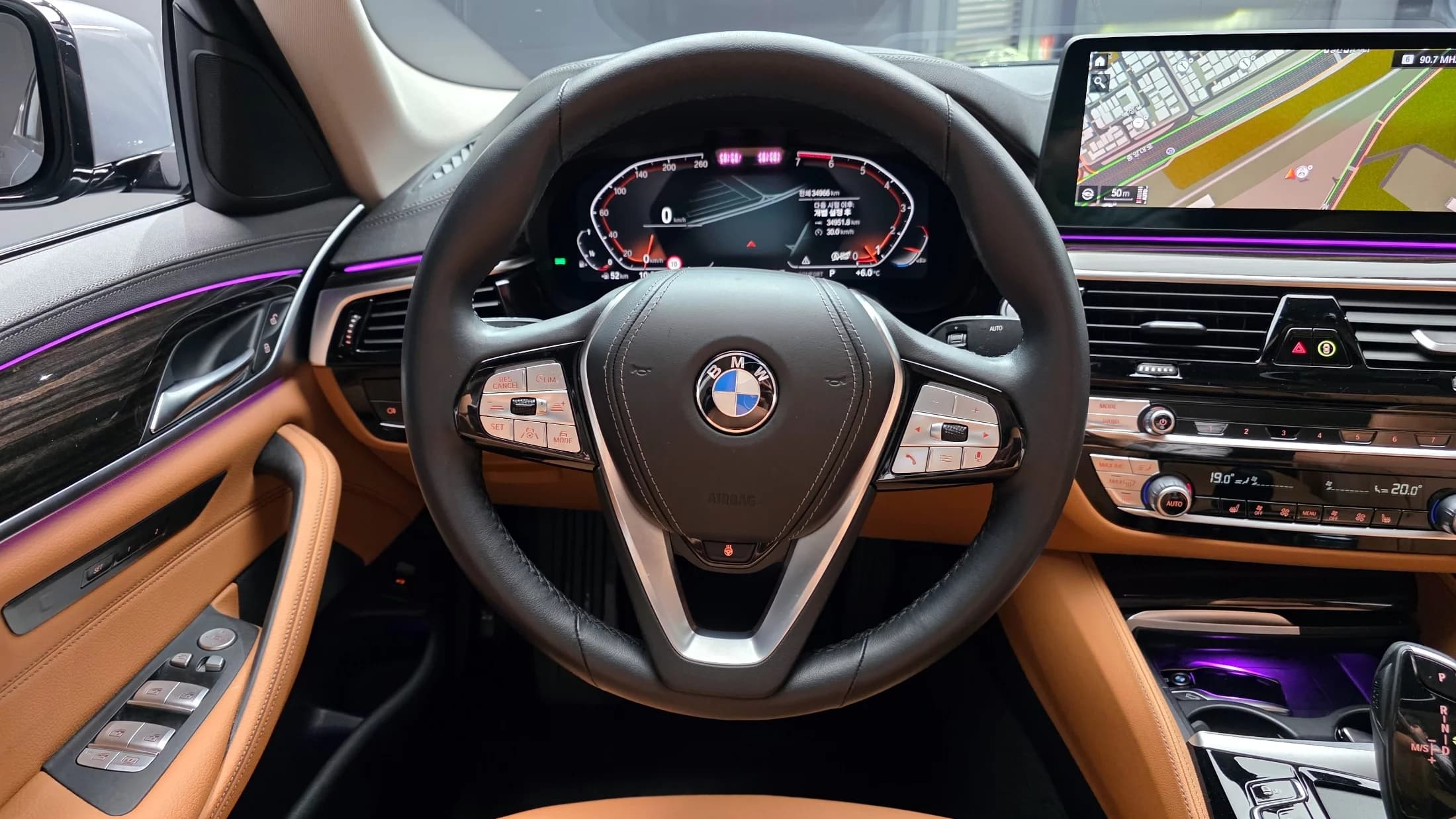 BMW 5-Series 520i Luxury, 2022 г. 34966 км. — фото 13