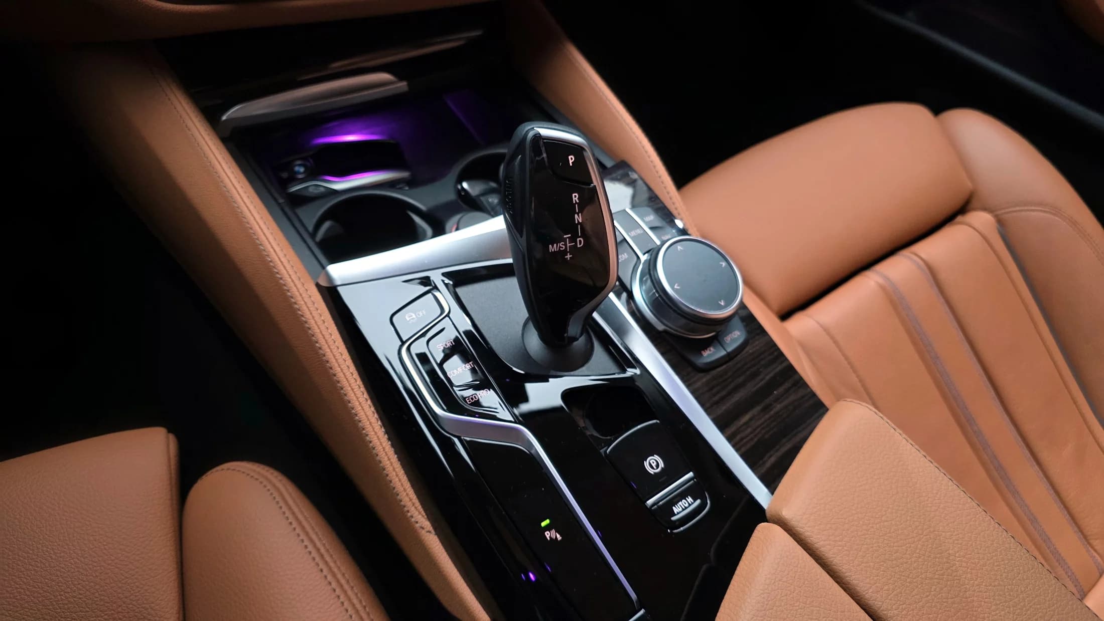 BMW 5-Series 520i Luxury, 2022 г. 34966 км. — фото 9