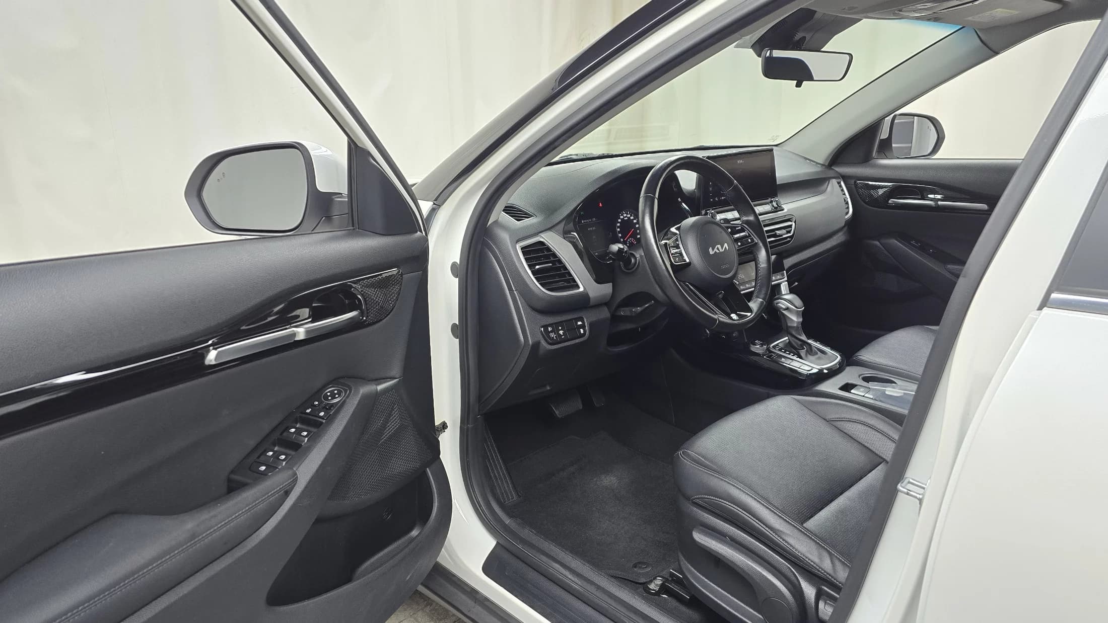 Kia Seltos Gasoline 1.6 Turbo 2WD Trendy, 2022 г. 98994 км. — фото 10