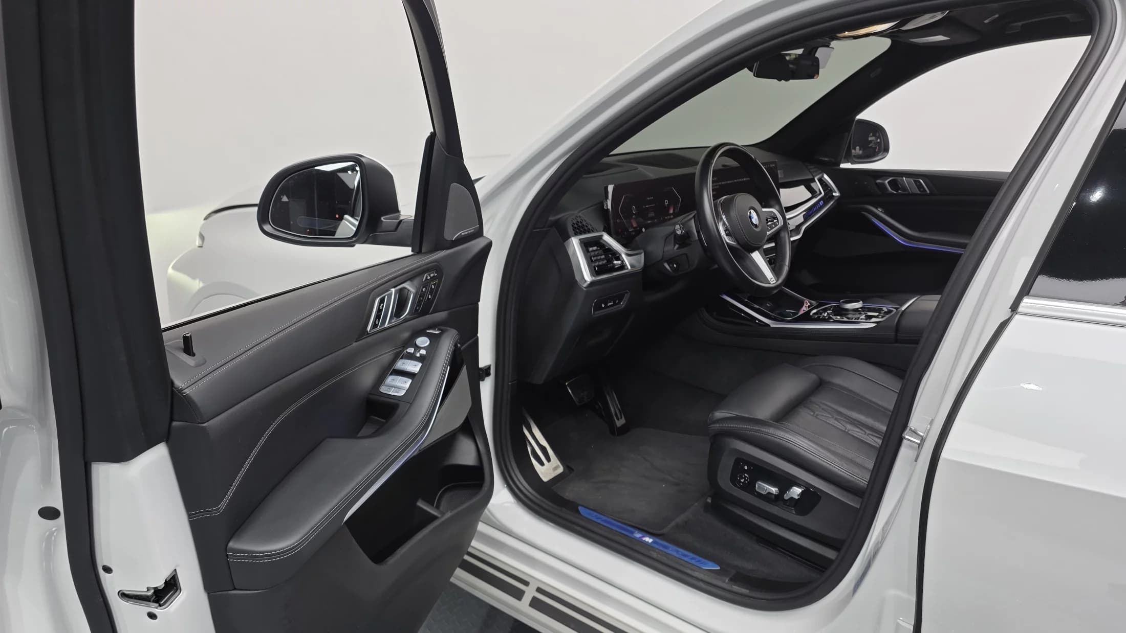 BMW X7 xDrive 40i M Sport 6STR, 2023 г. 32319 км. — фото 11