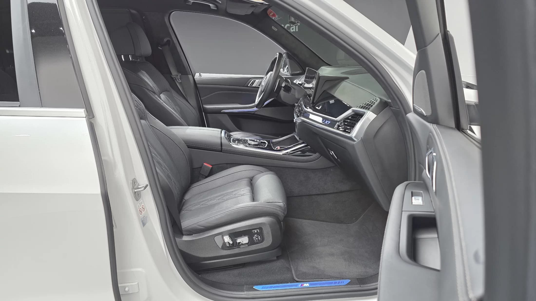 BMW X7 xDrive 40i M Sport 6STR, 2023 г. 32319 км. — фото 10