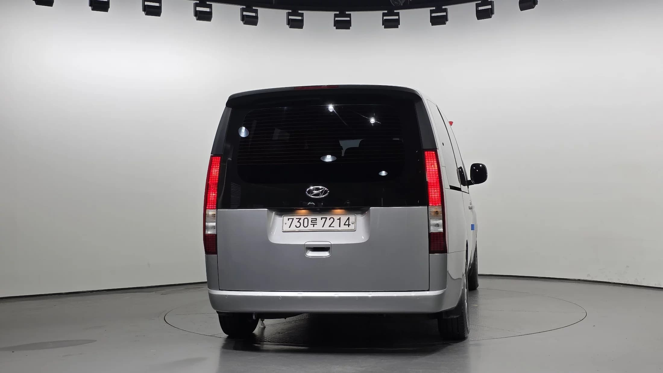 Hyundai Staria Tourer 11-Seater Modern, 2021 г. 68099 км. — фото 4
