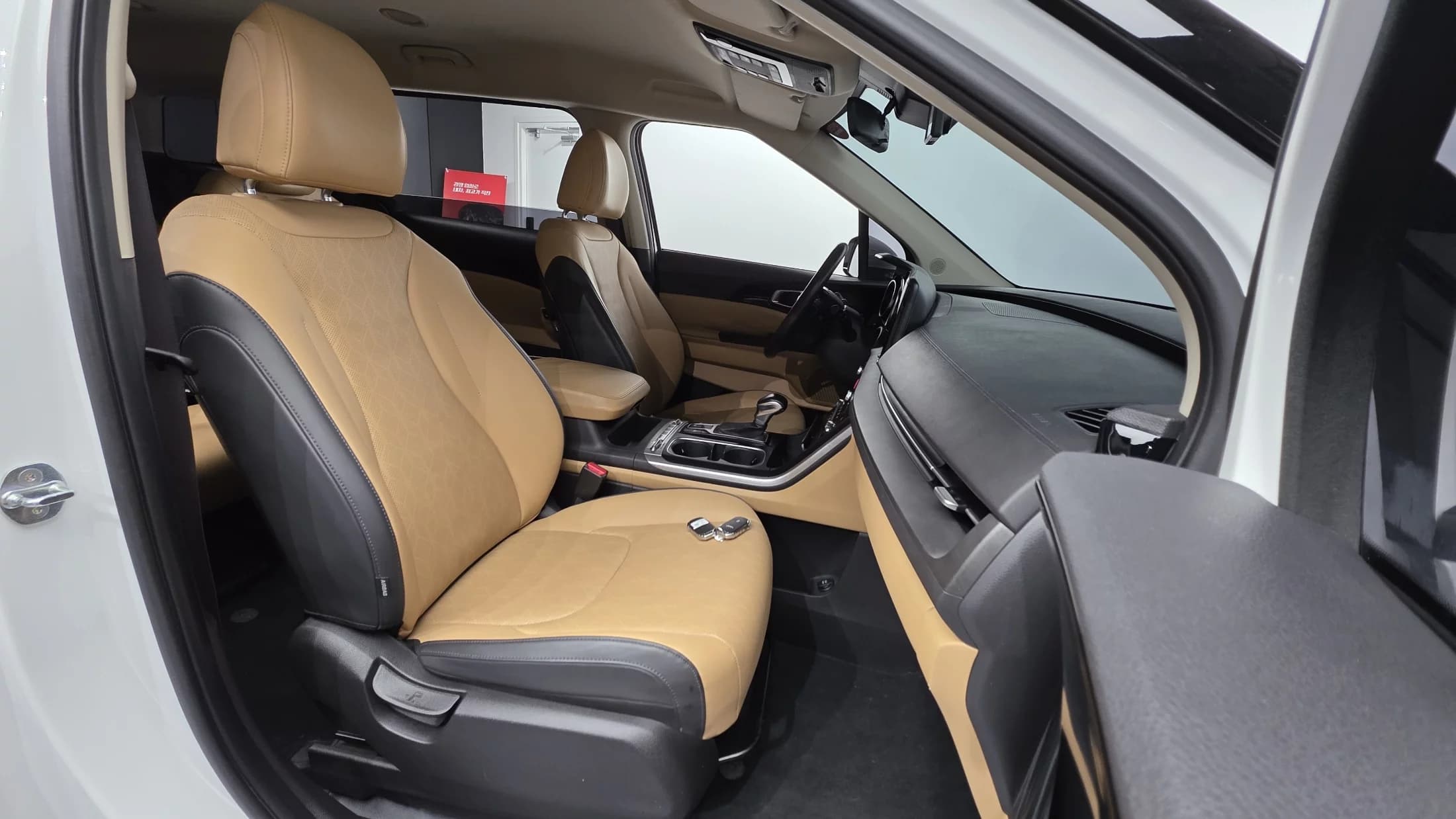 Kia Carnival 9-Seater Prestige, 2021 г. 81336 км. — фото 10